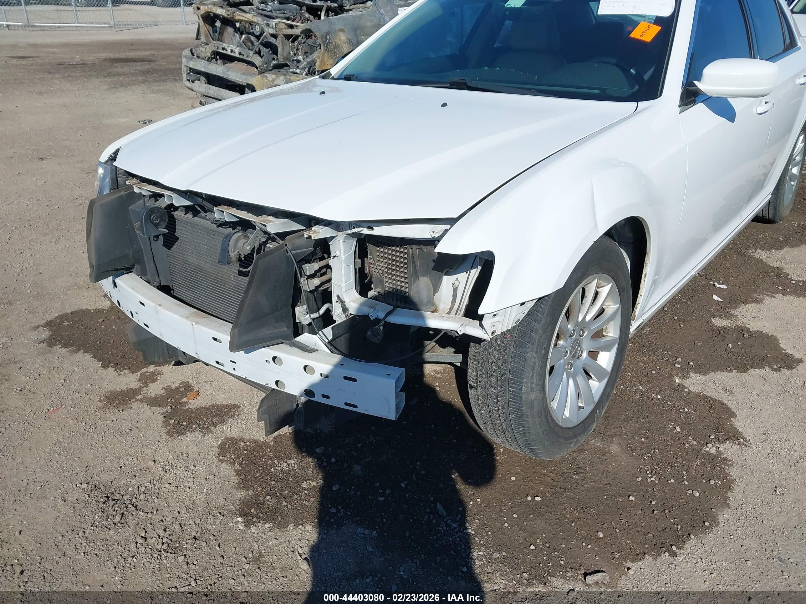 CHRYSLER 300 image 6