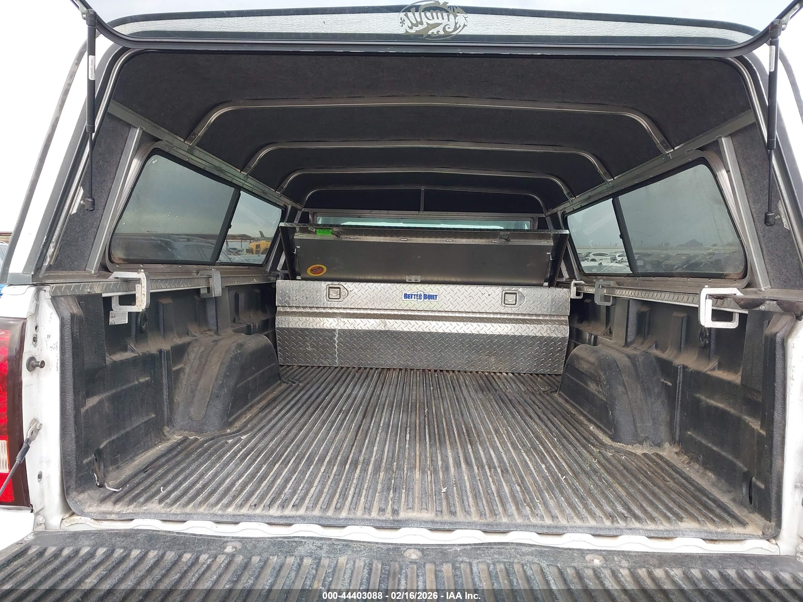 CHEVROLET SILVERADO image 8