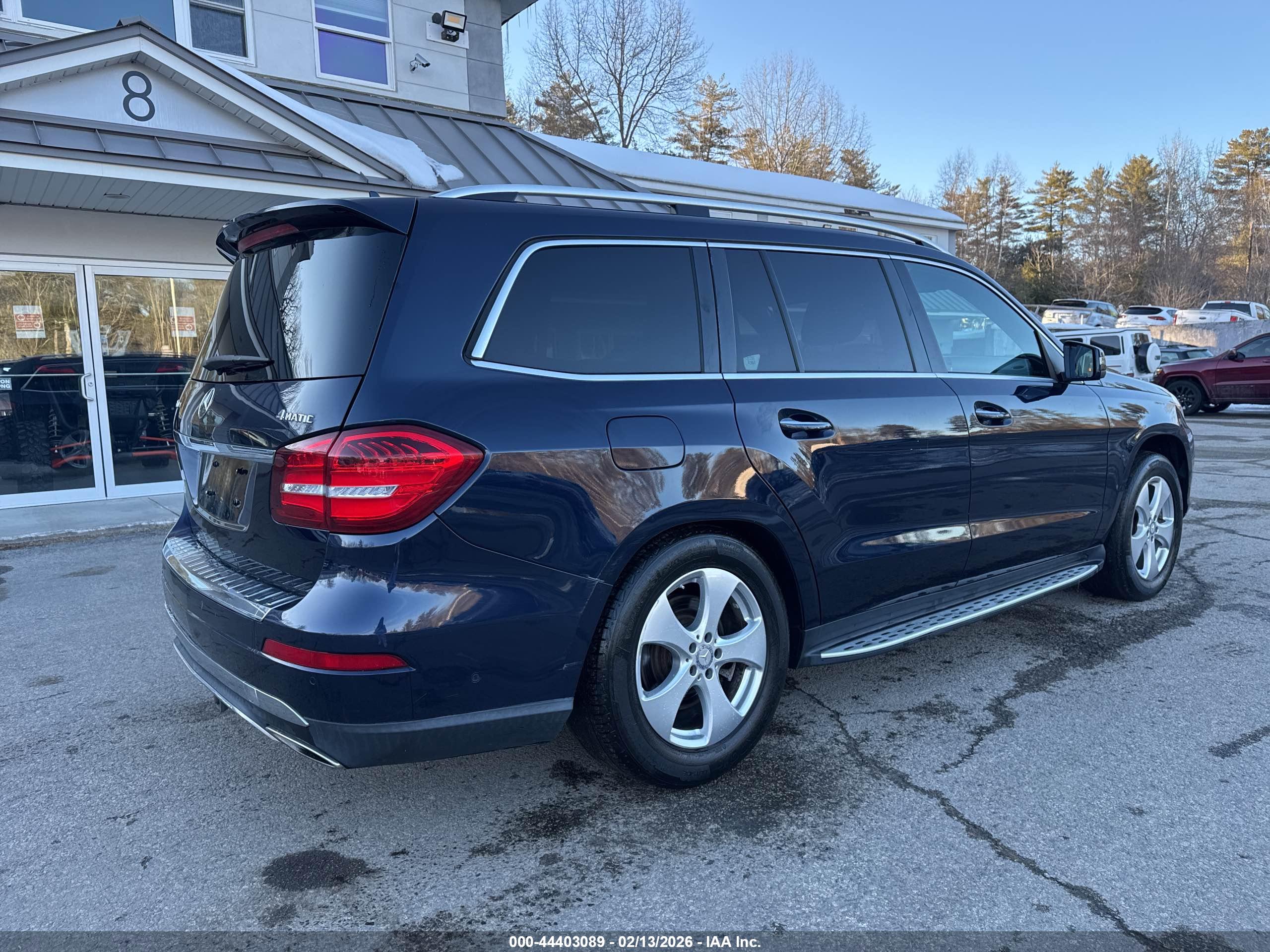 MERCEDES-BENZ GLS image 4