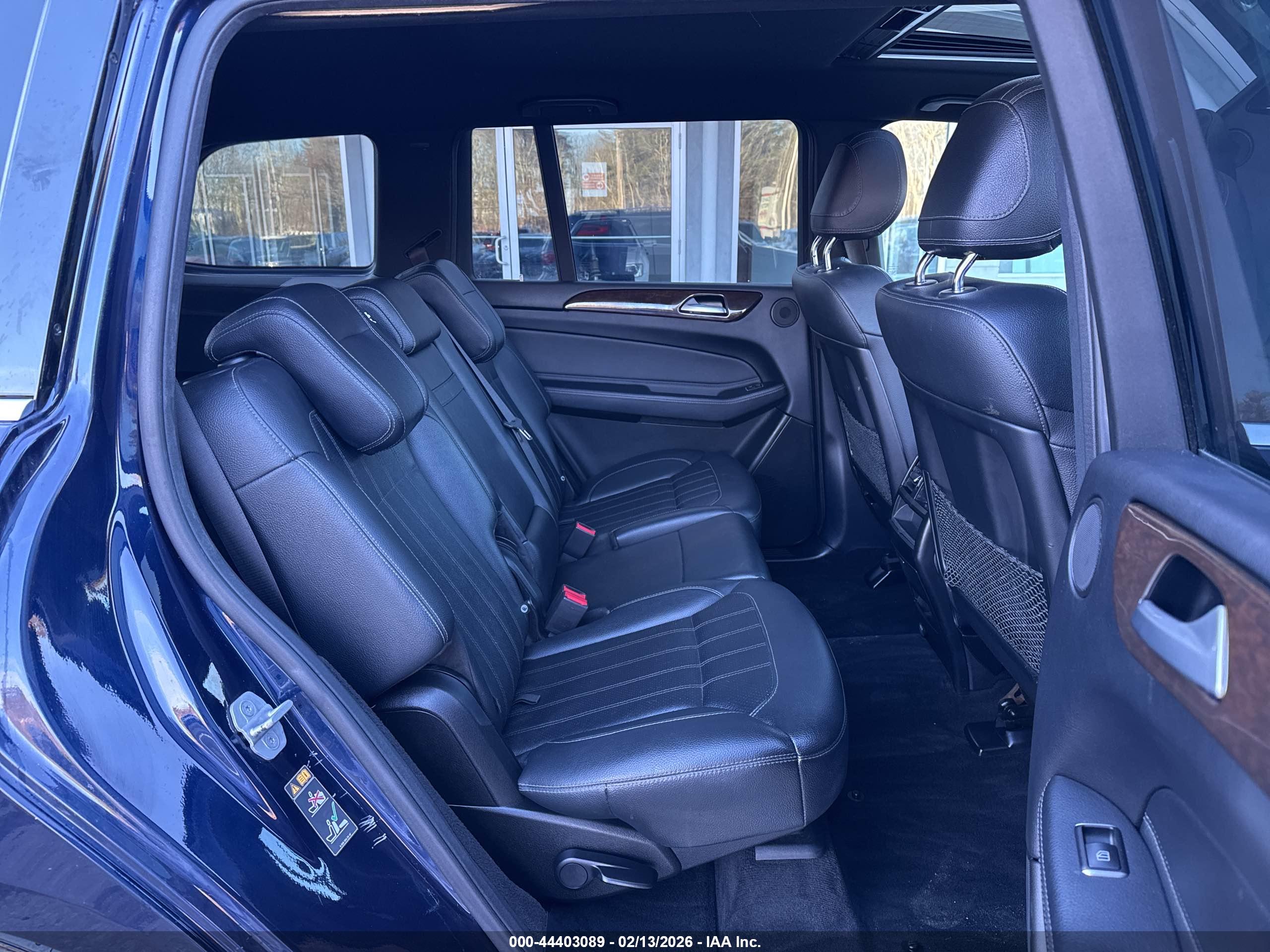 MERCEDES-BENZ GLS image 8
