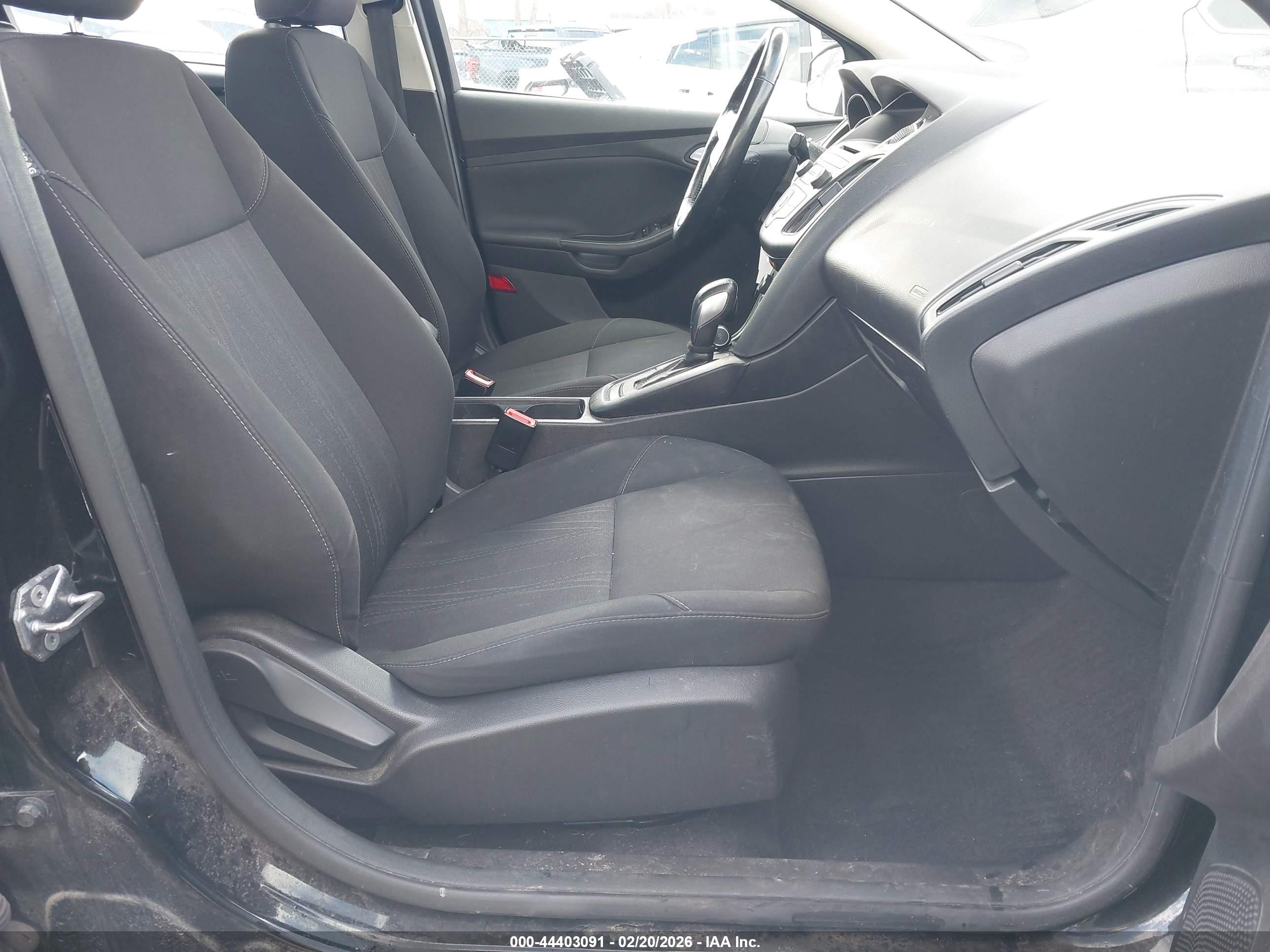 FORD FOCUS image 5
