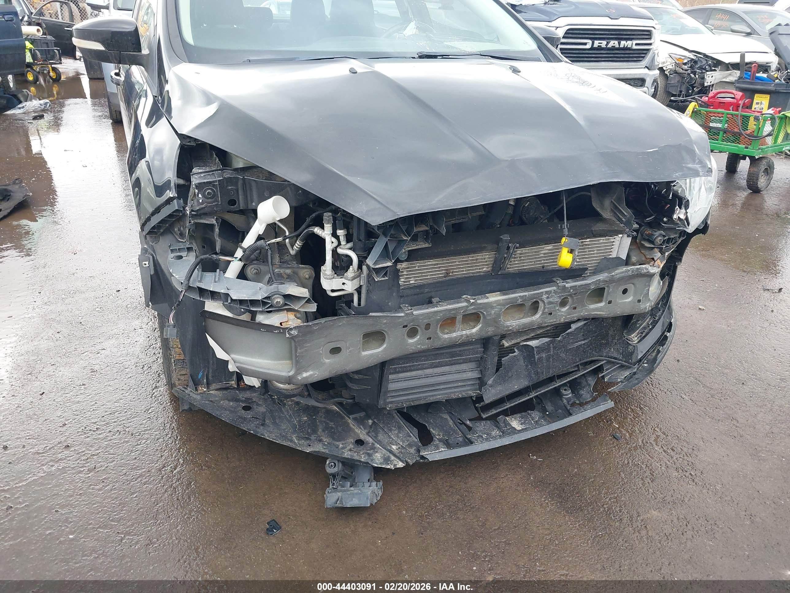 FORD FOCUS image 6