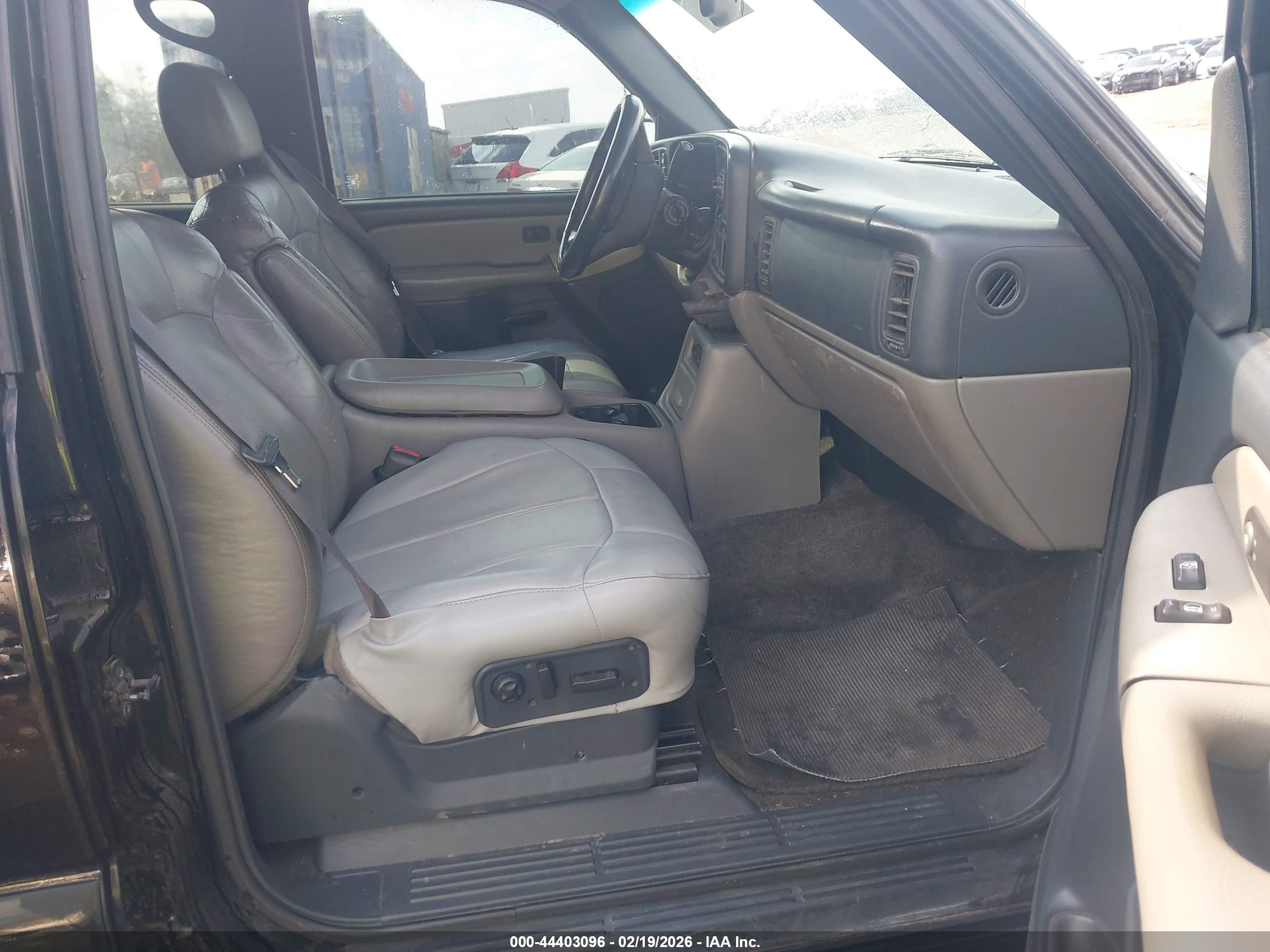 CHEVROLET TAHOE image 5