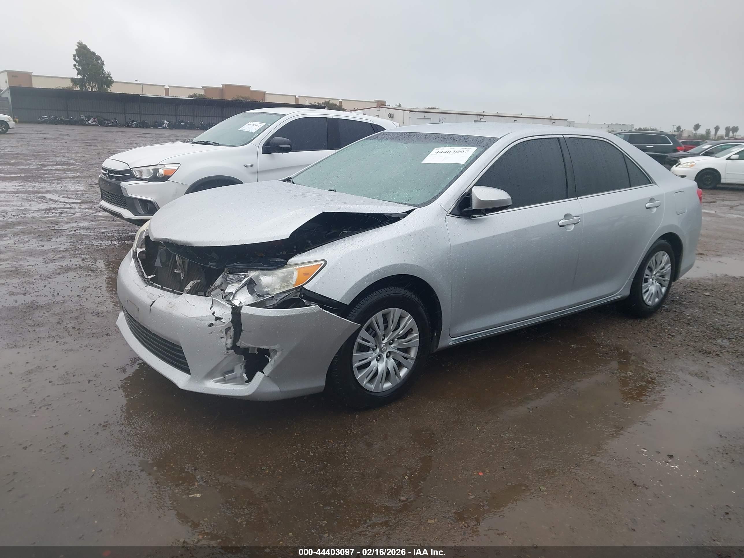 TOYOTA CAMRY image 2