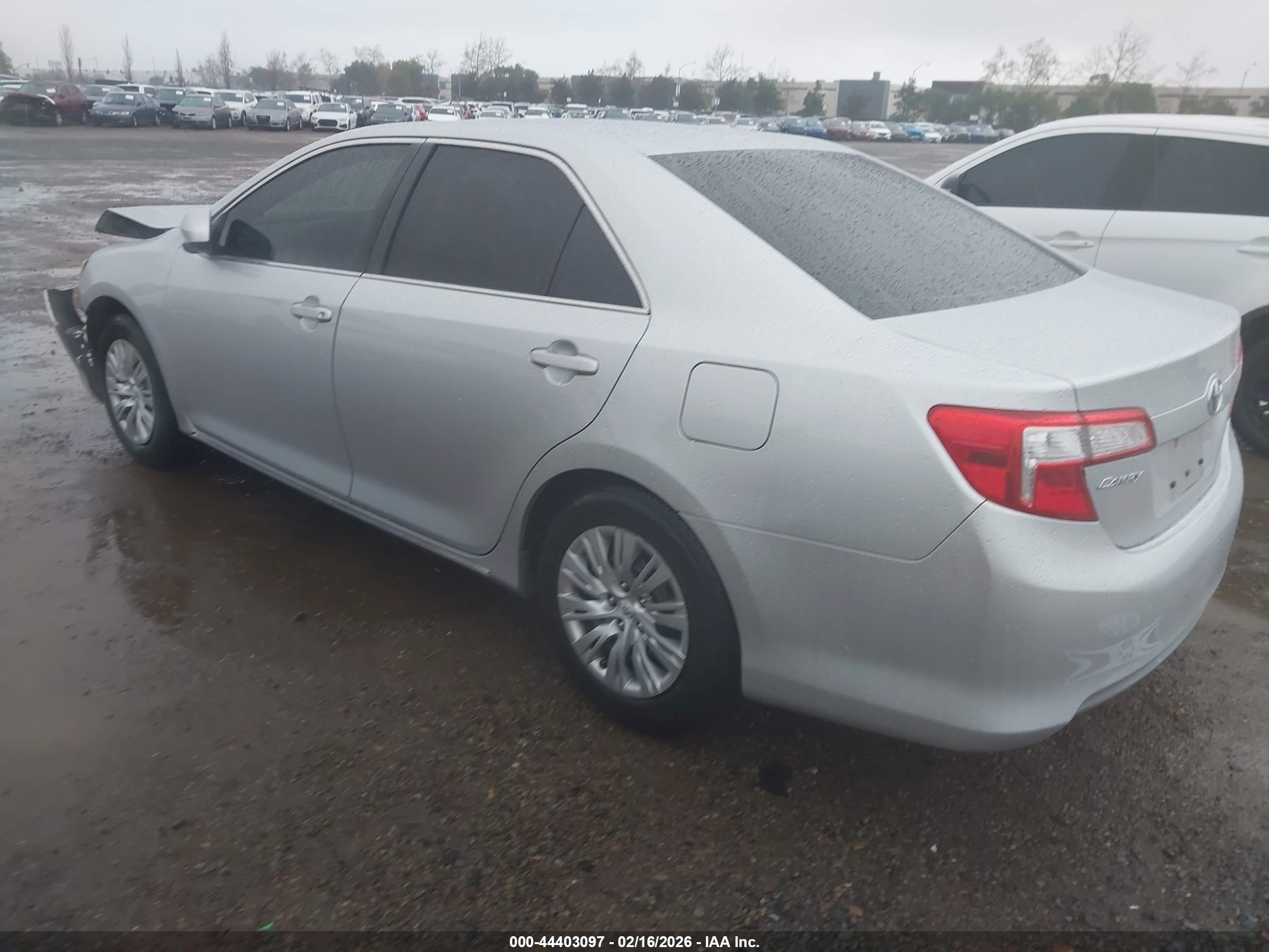 TOYOTA CAMRY image 3