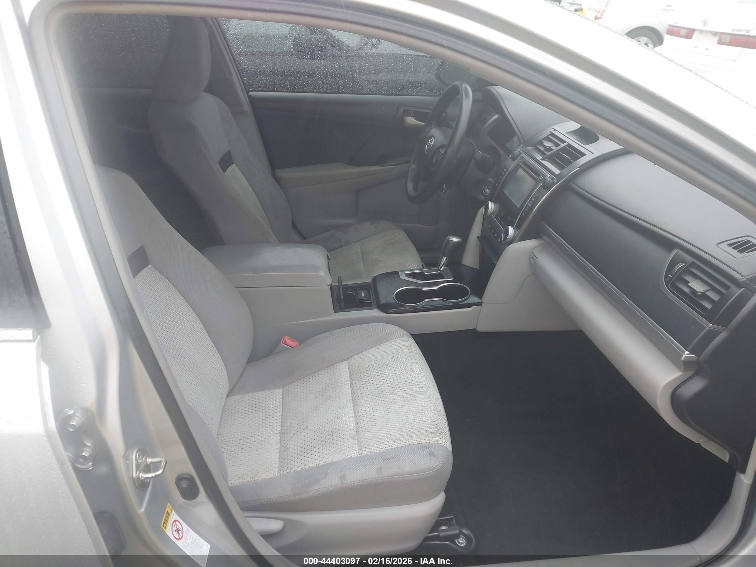 TOYOTA CAMRY image 5