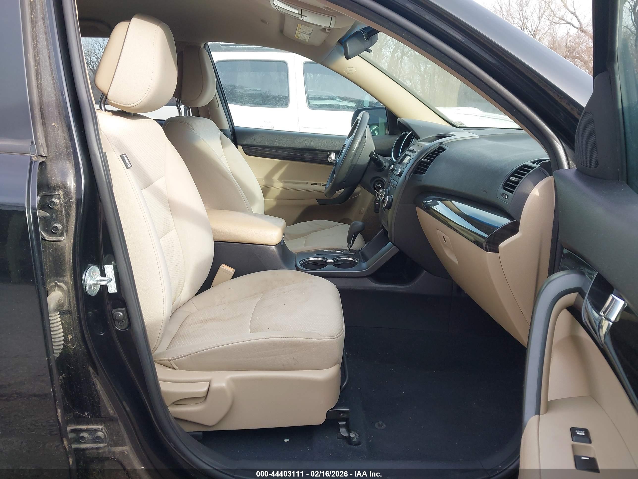 KIA SORENTO image 5