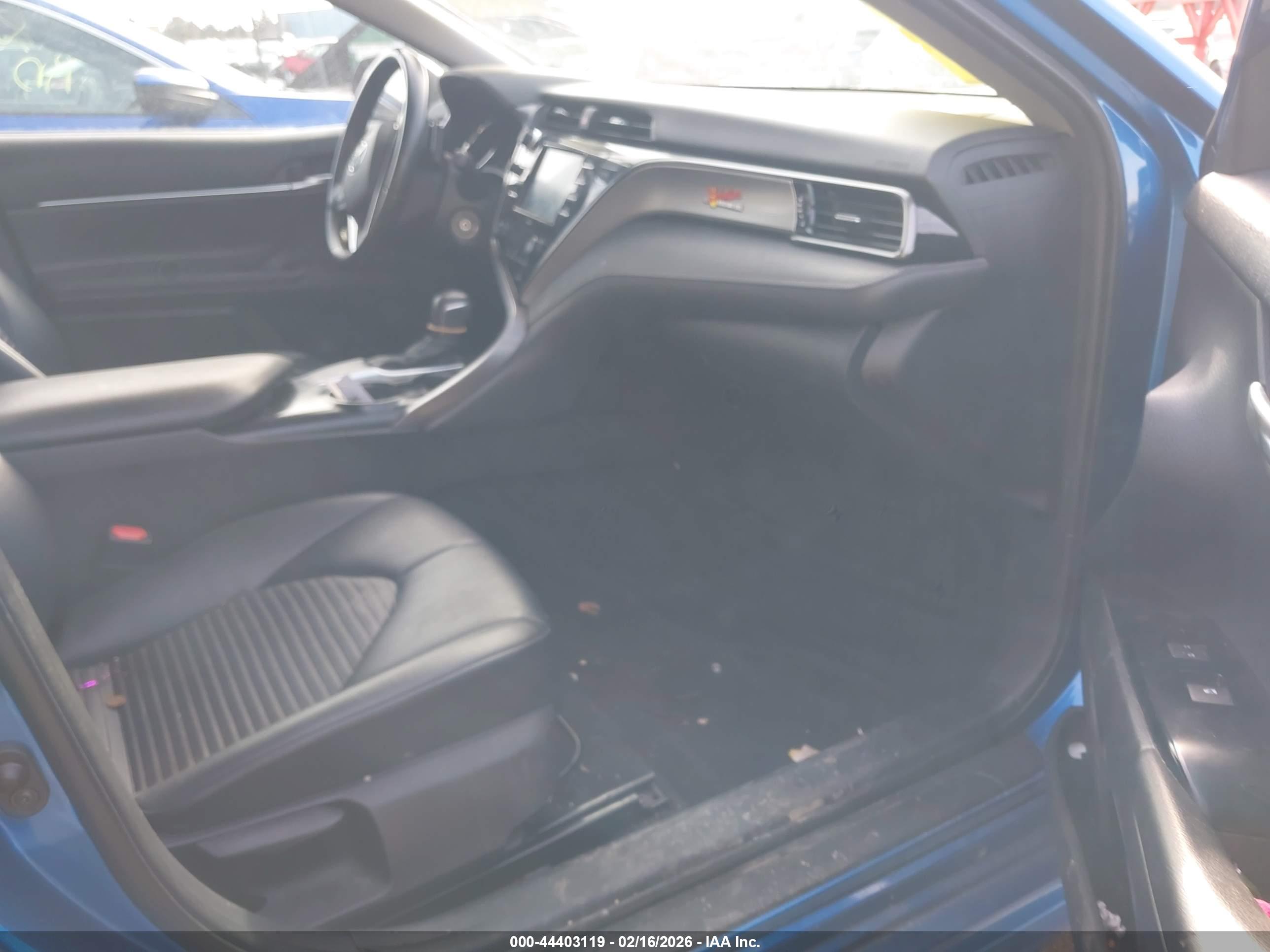TOYOTA CAMRY image 5