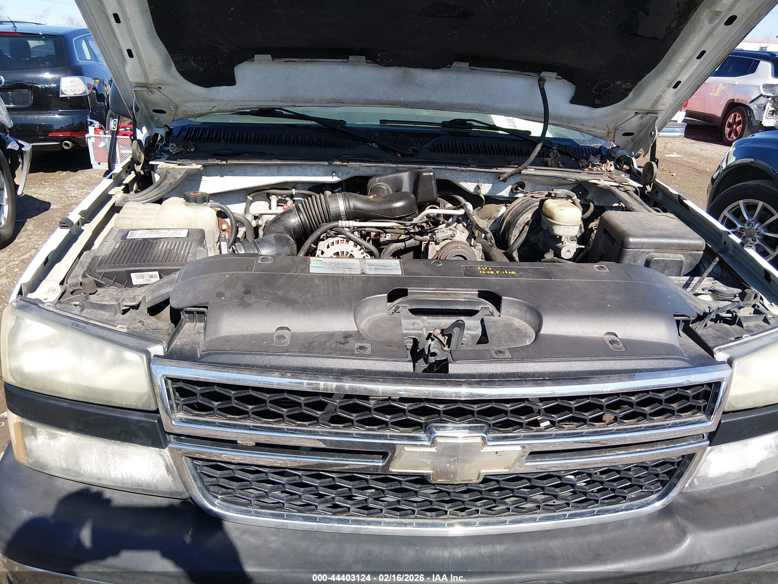 CHEVROLET SILVERADO image 10