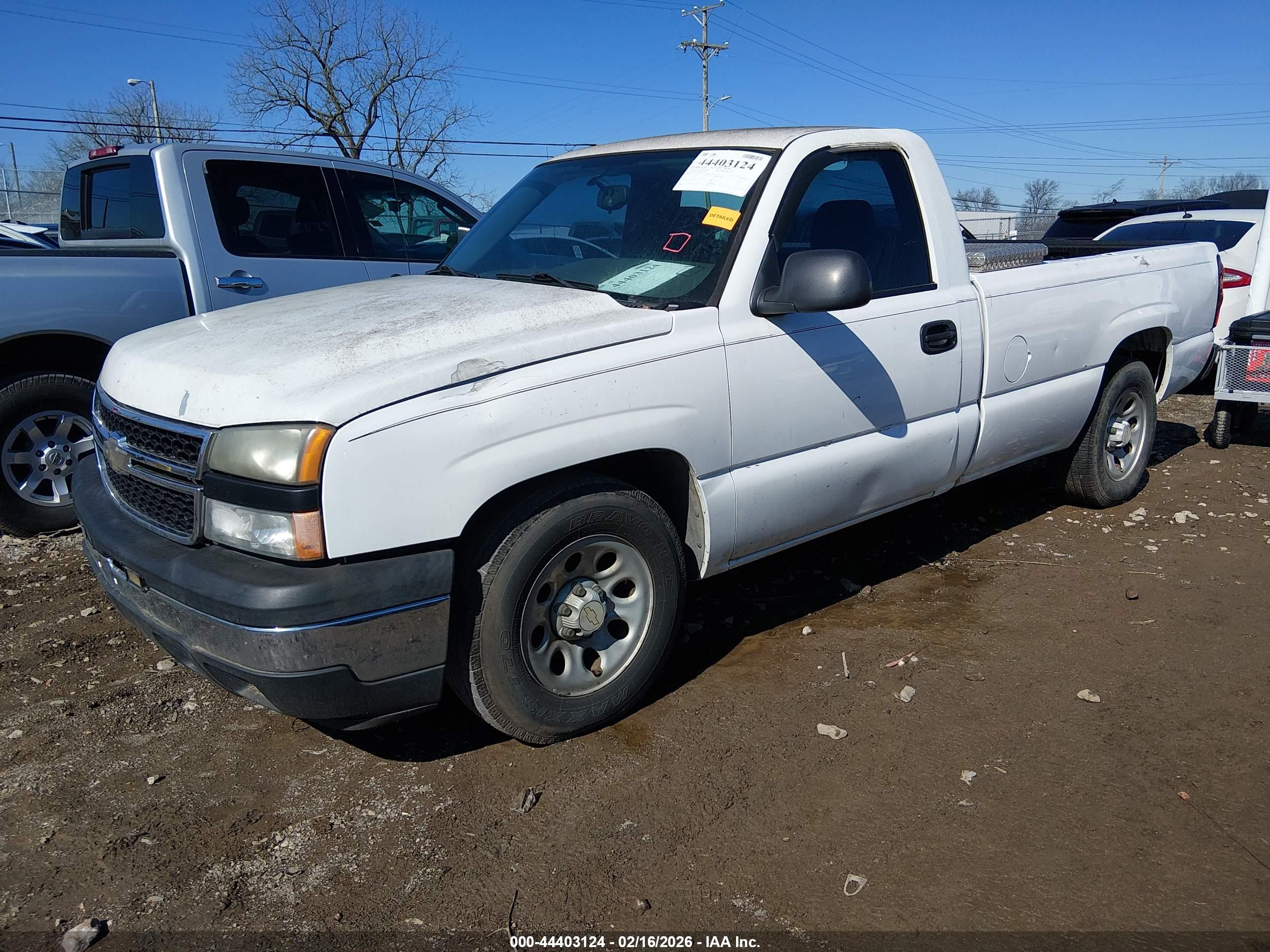 CHEVROLET SILVERADO image 2