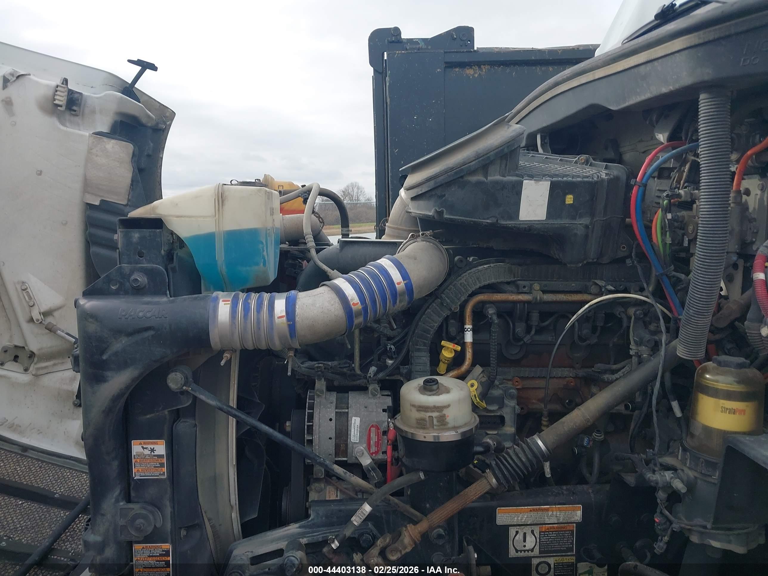 PETERBILT 579 image 10