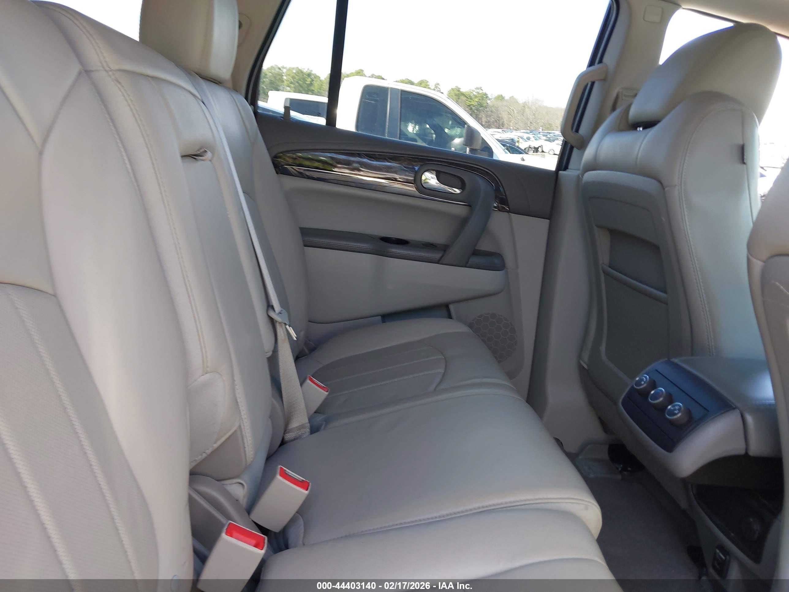 BUICK ENCLAVE image 8