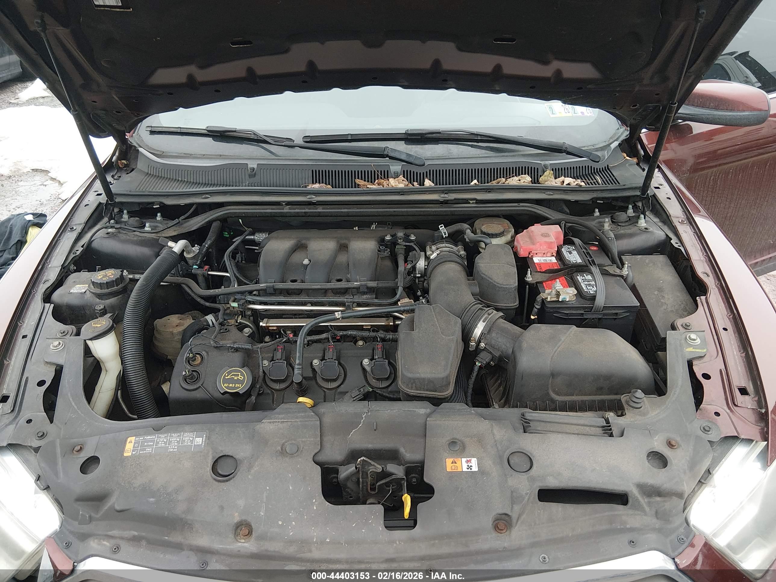 FORD TAURUS image 10