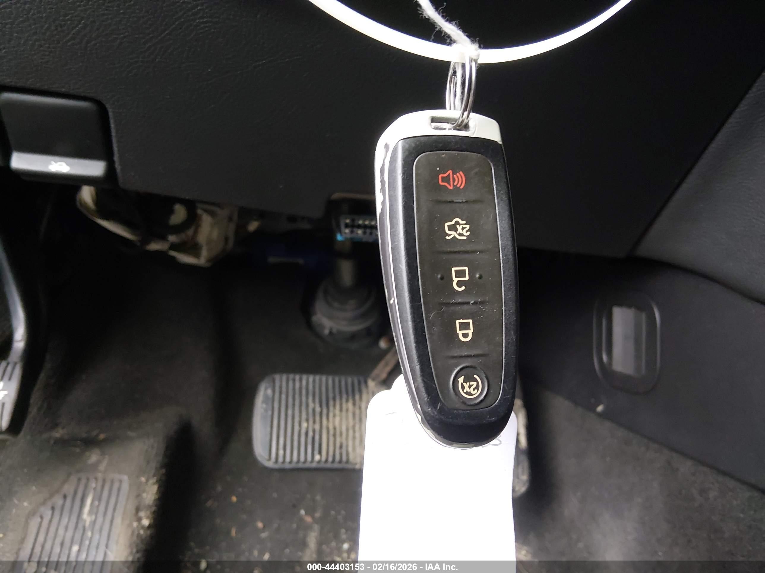 FORD TAURUS image 11