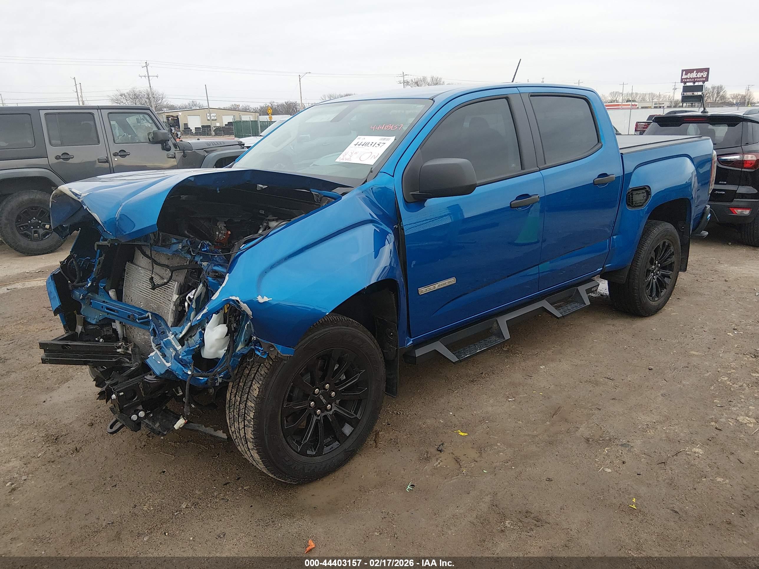 GMC CANYON image 2