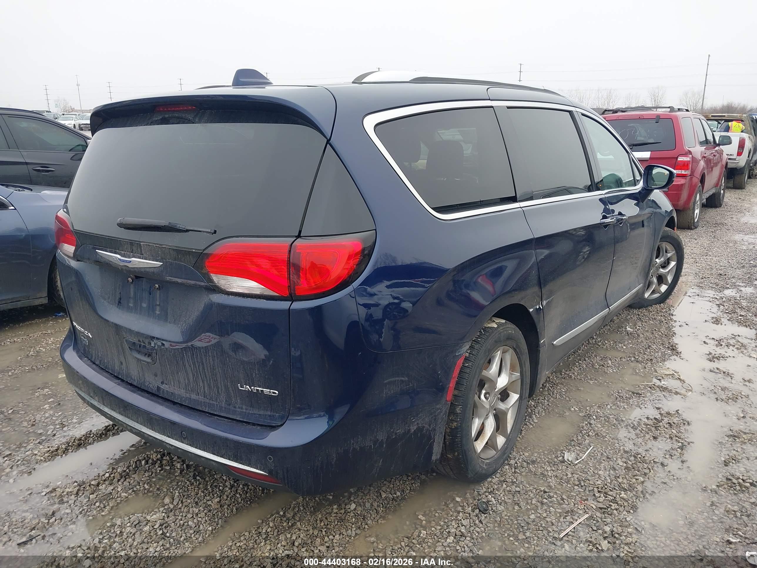 CHRYSLER PACIFICA image 4