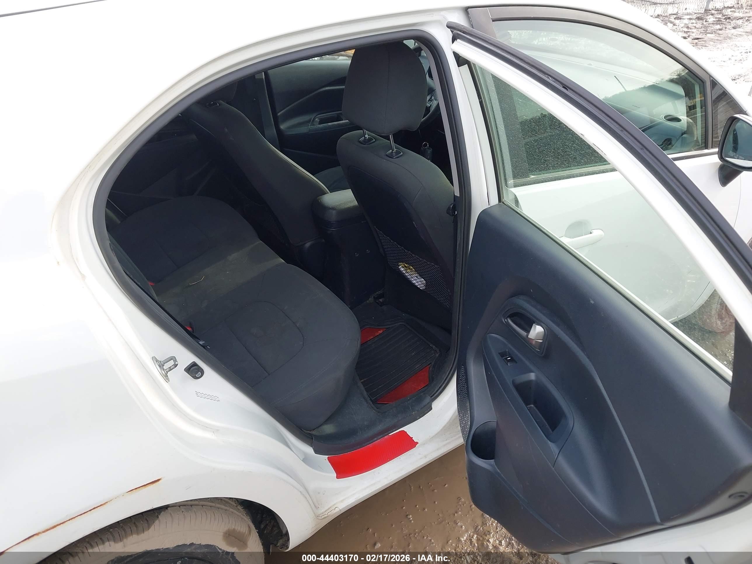 KIA RIO image 8