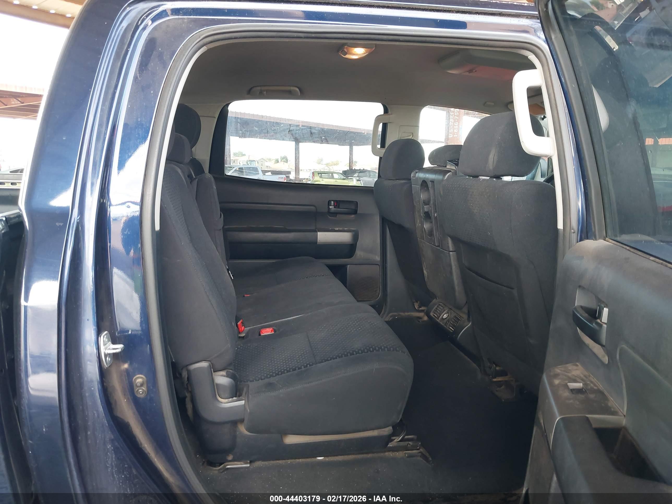 TOYOTA TUNDRA image 8
