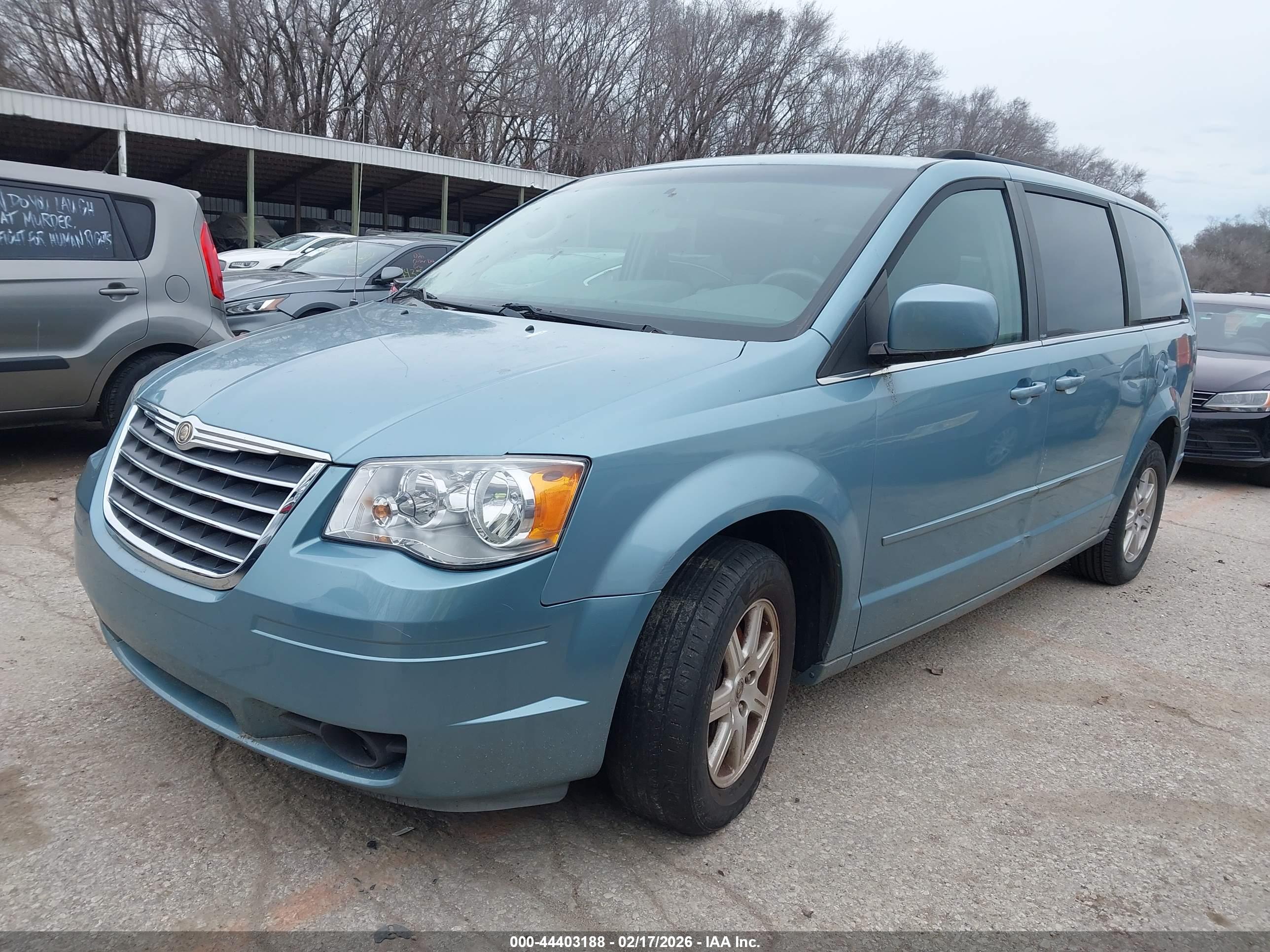 CHRYSLER TOWN image 2