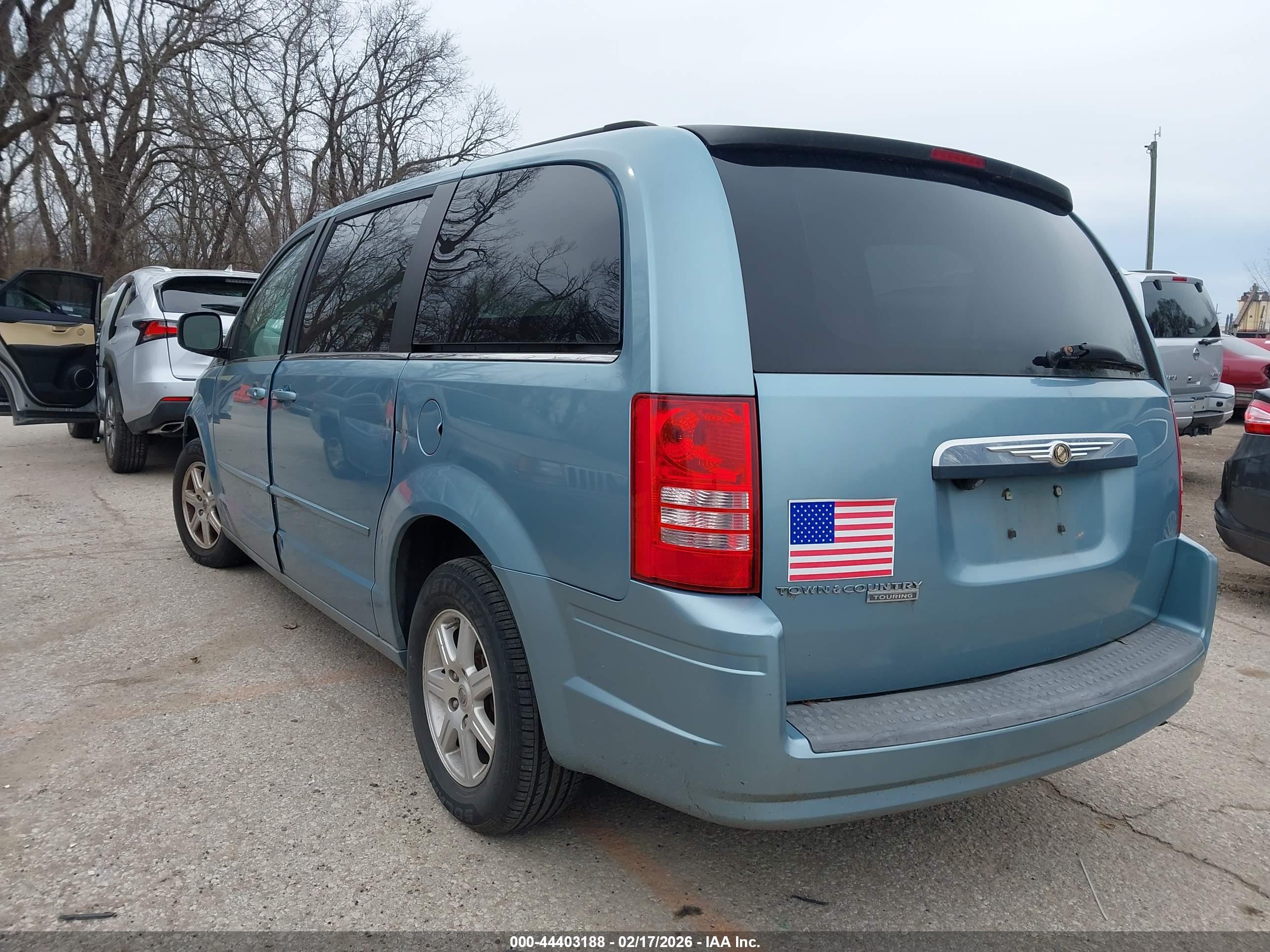 CHRYSLER TOWN image 3