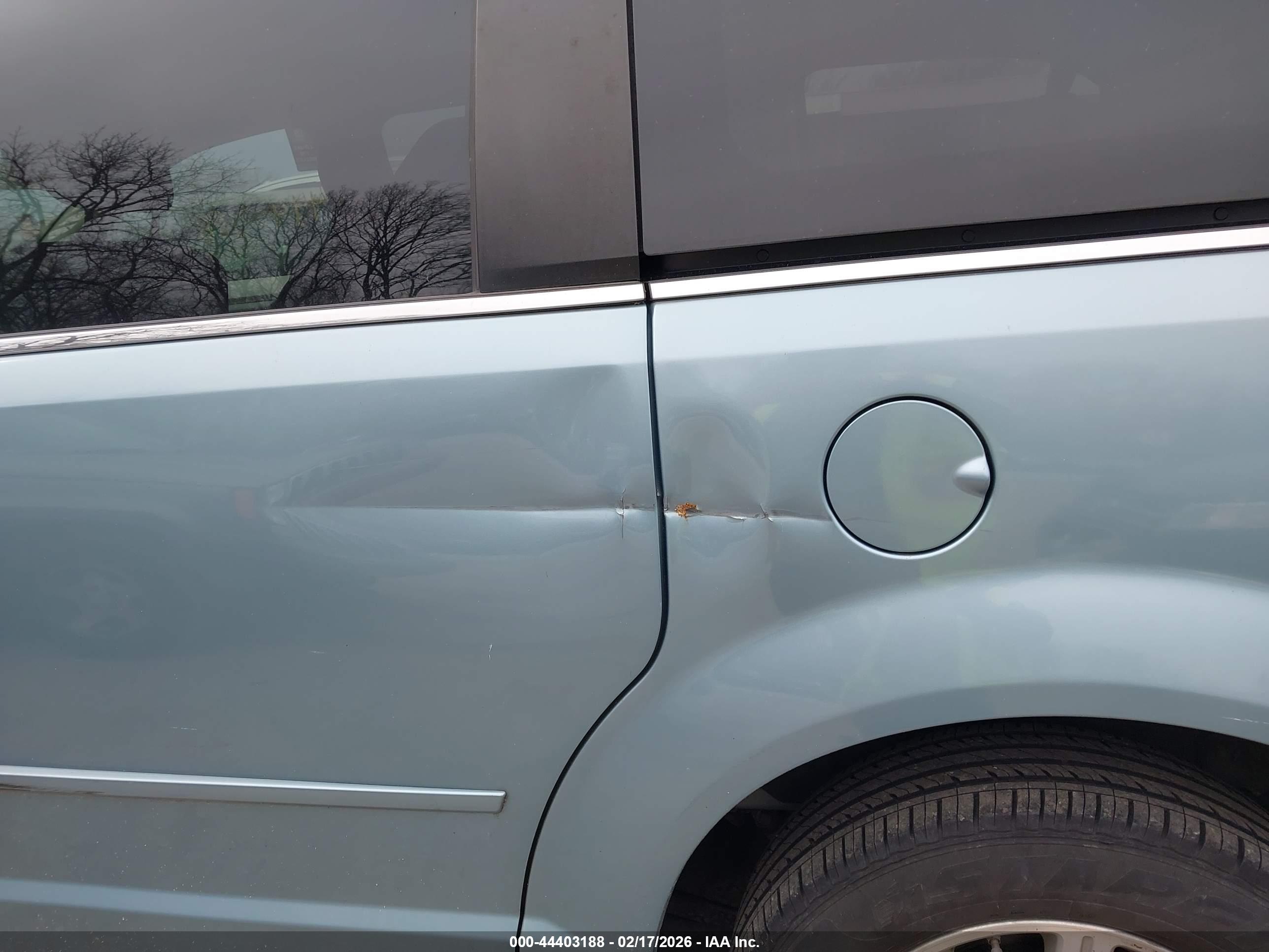 CHRYSLER TOWN image 6