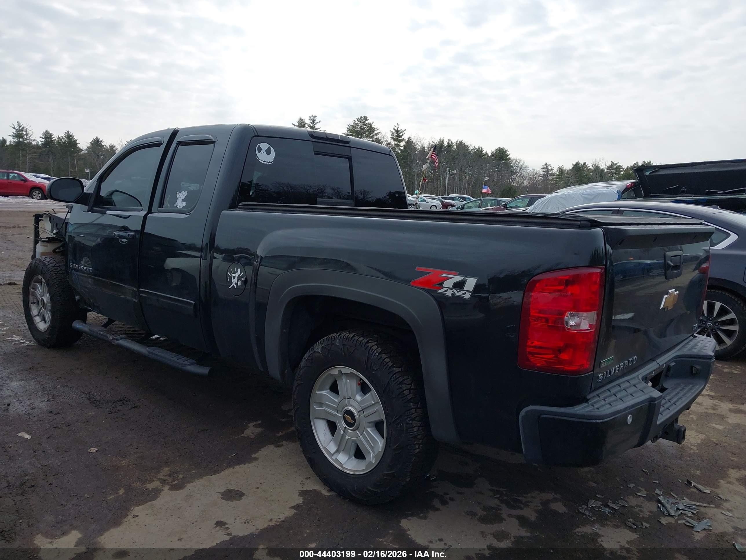 CHEVROLET SILVERADO image 3