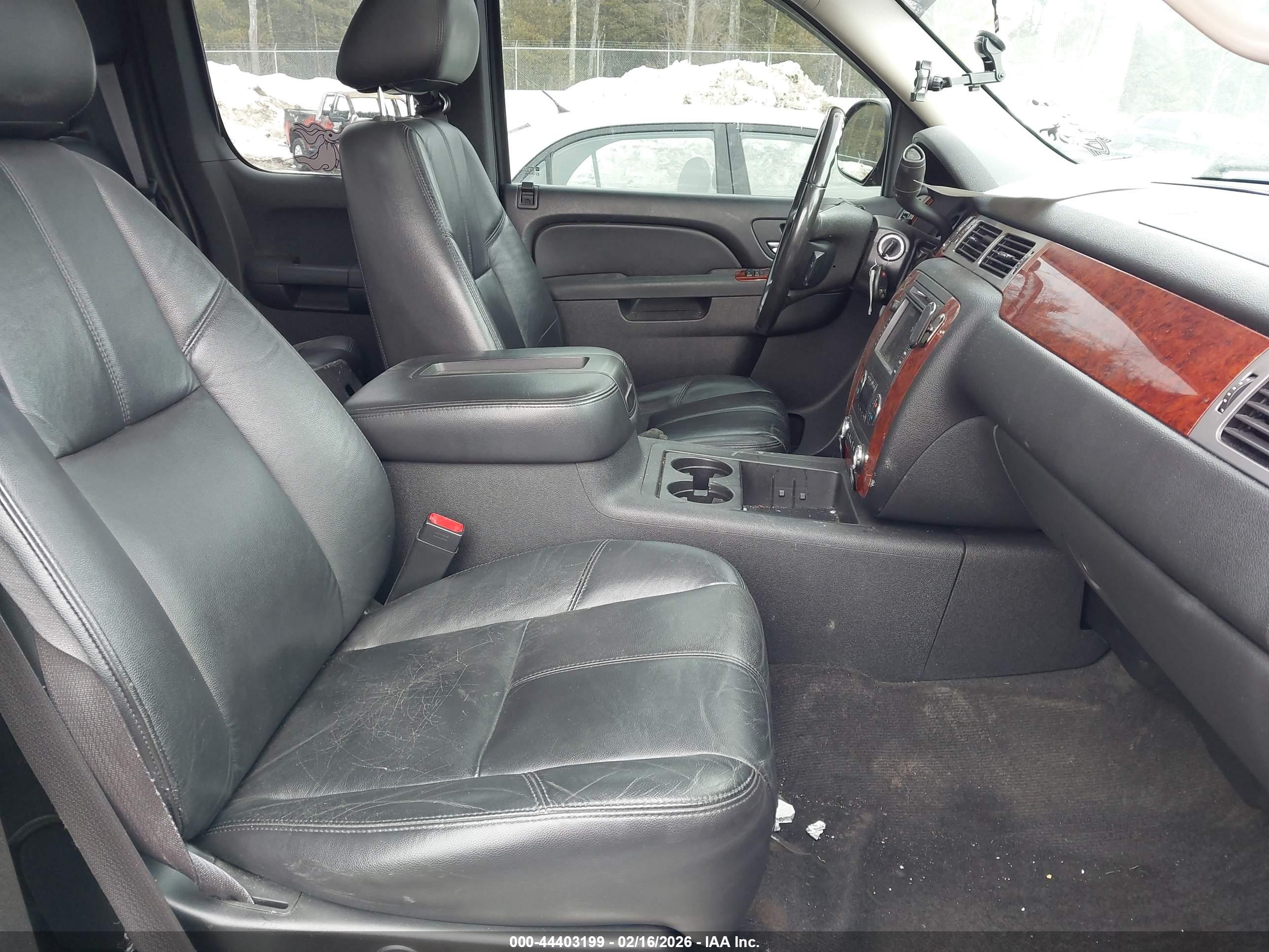 CHEVROLET SILVERADO image 5