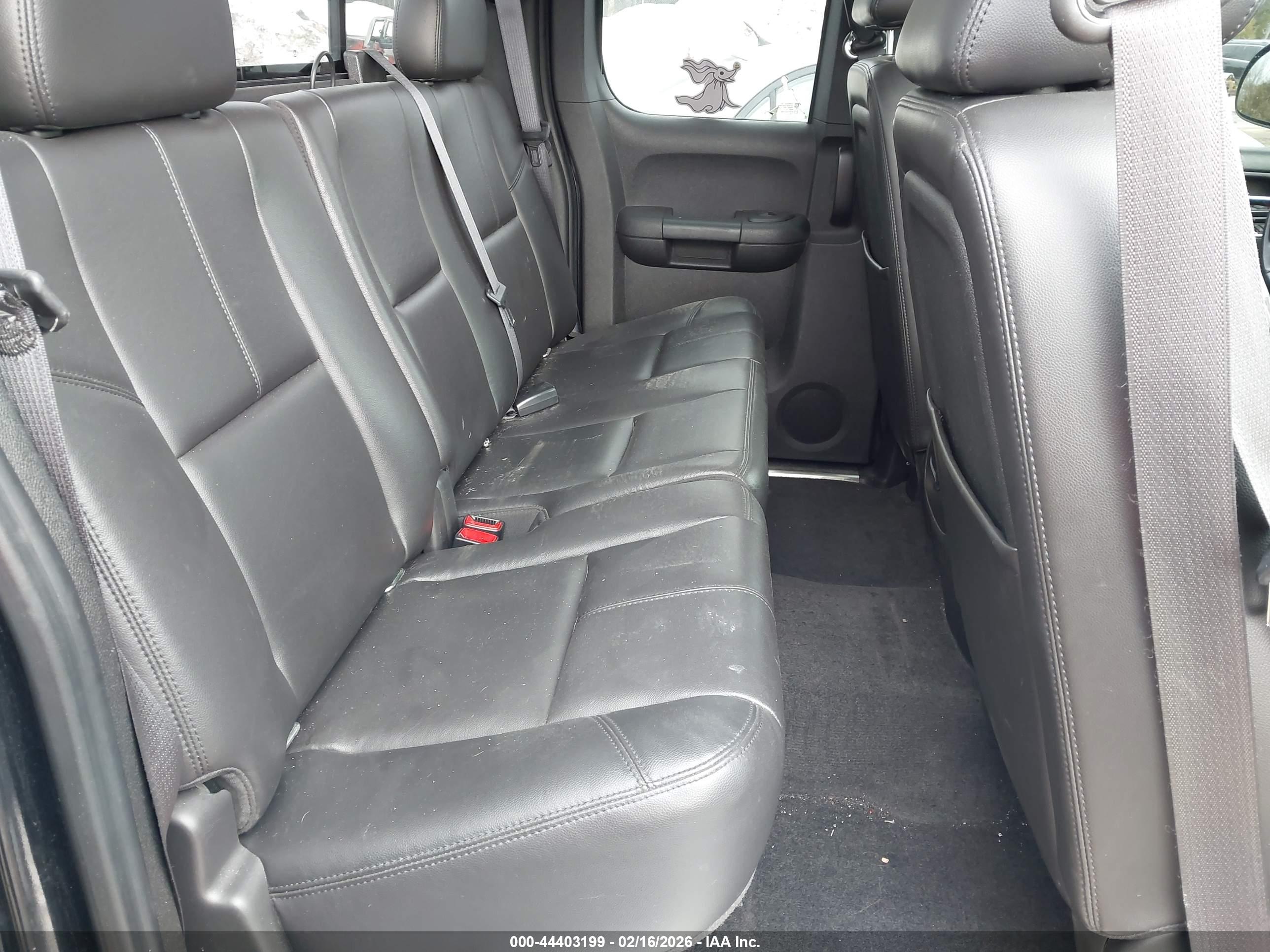 CHEVROLET SILVERADO image 8