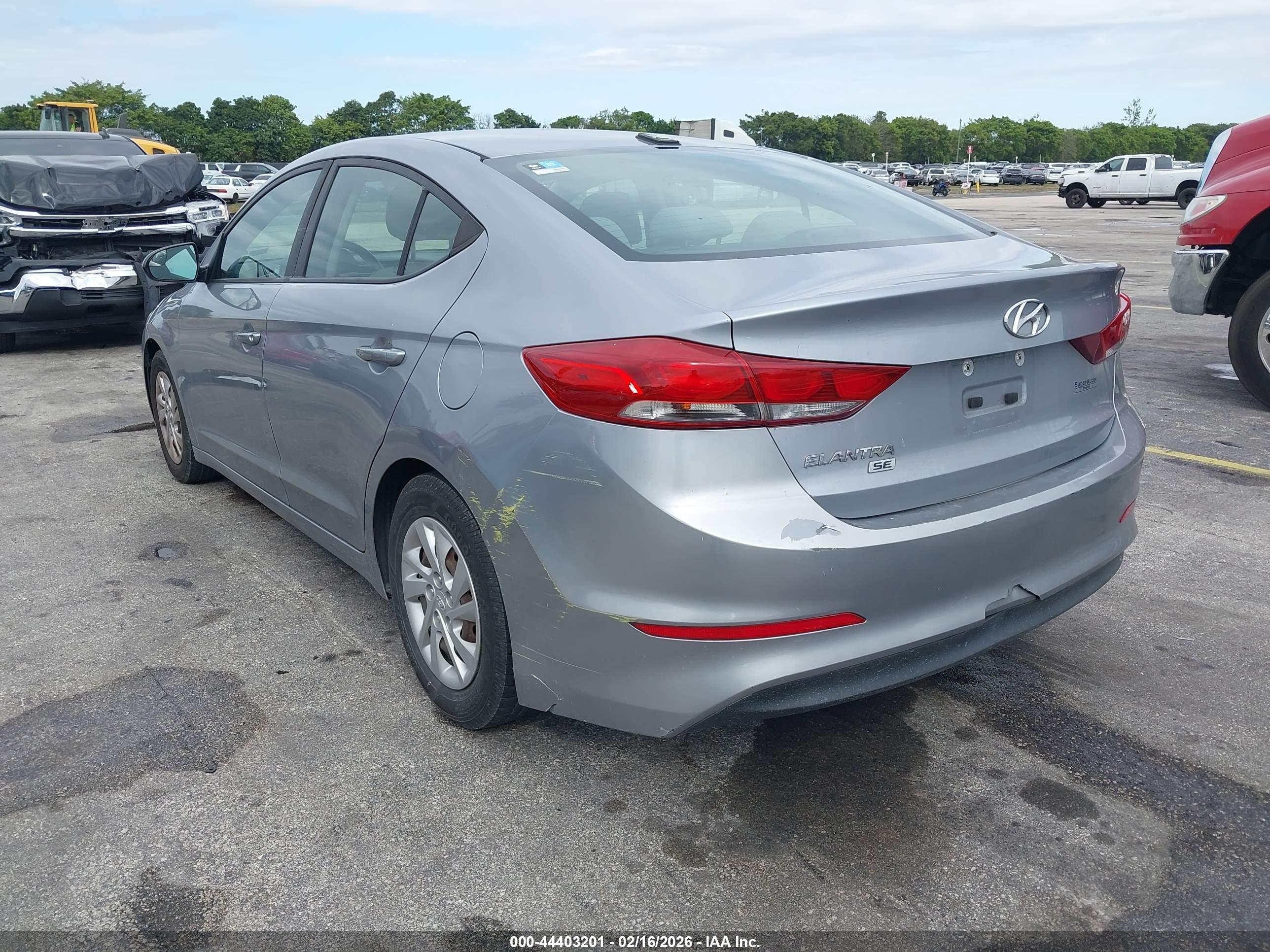 HYUNDAI ELANTRA image 6