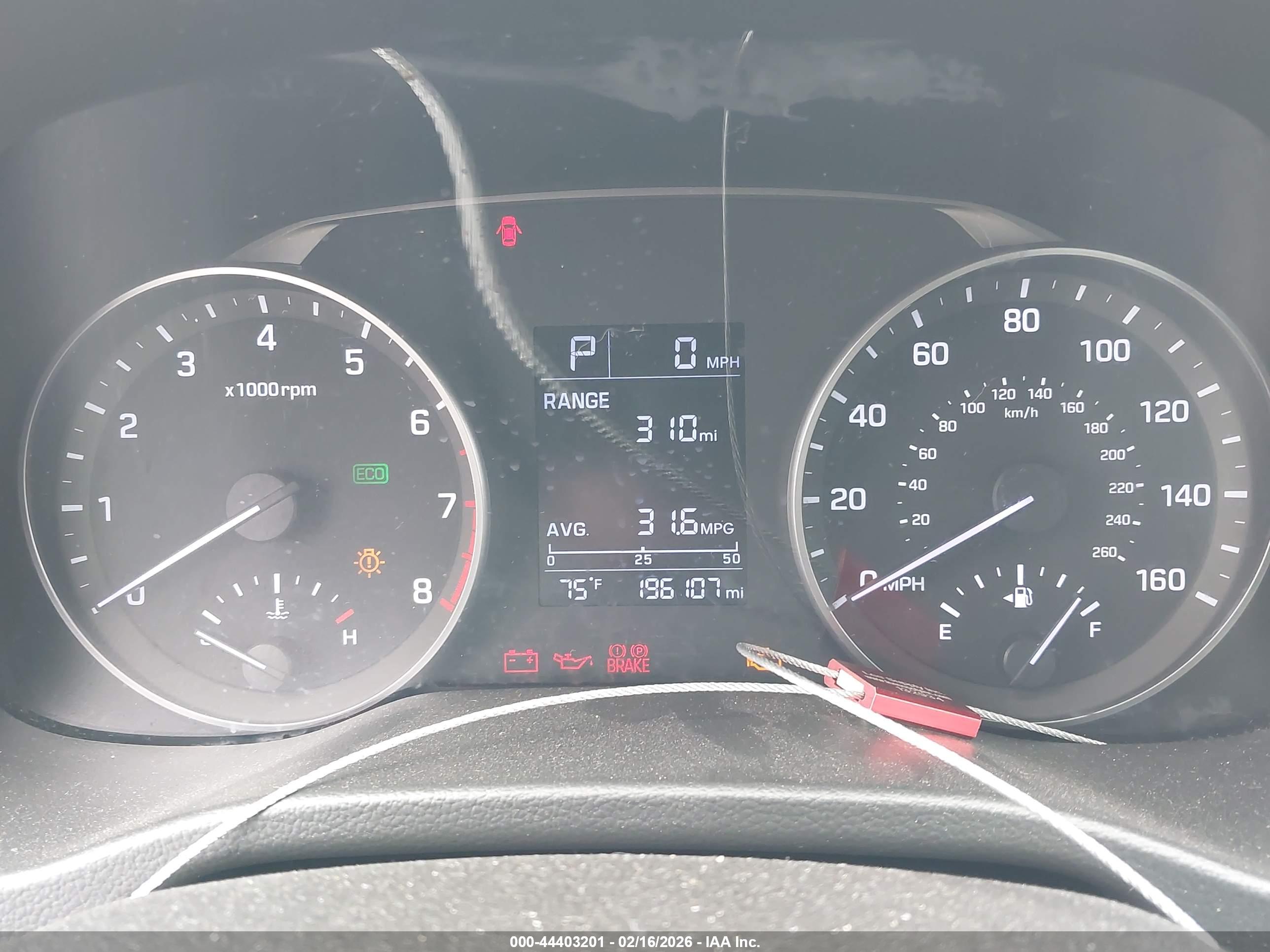 HYUNDAI ELANTRA image 7