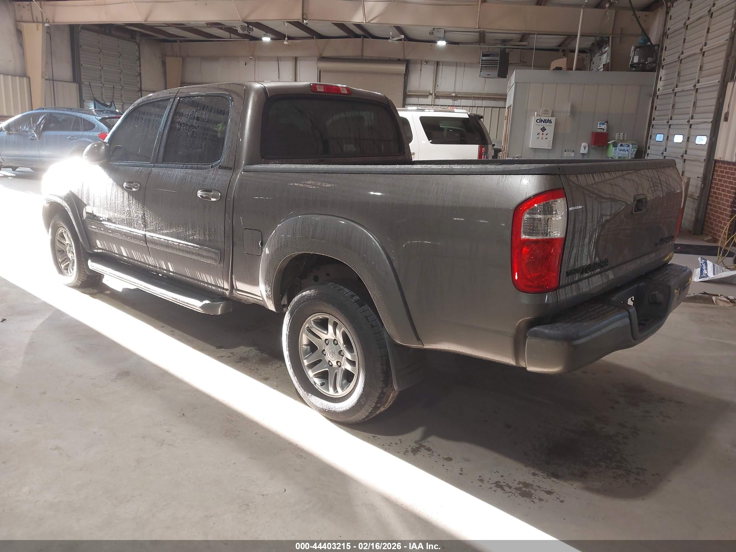 TOYOTA TUNDRA image 3