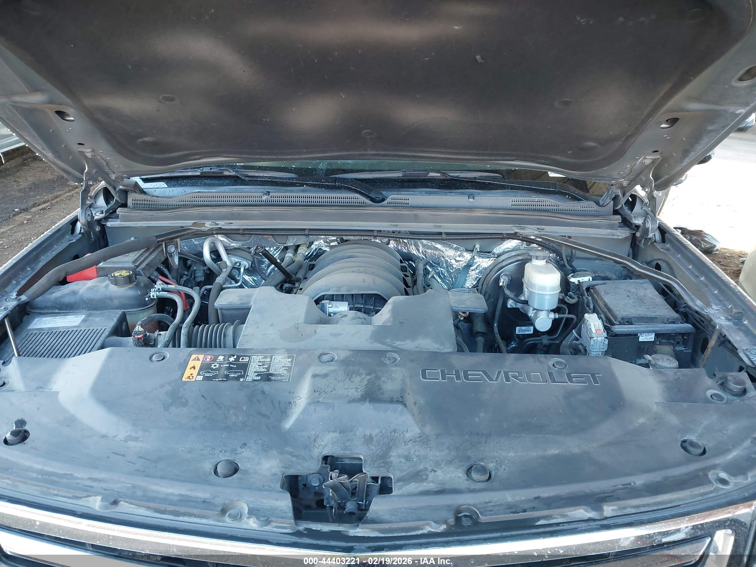 CHEVROLET SUBURBAN image 10