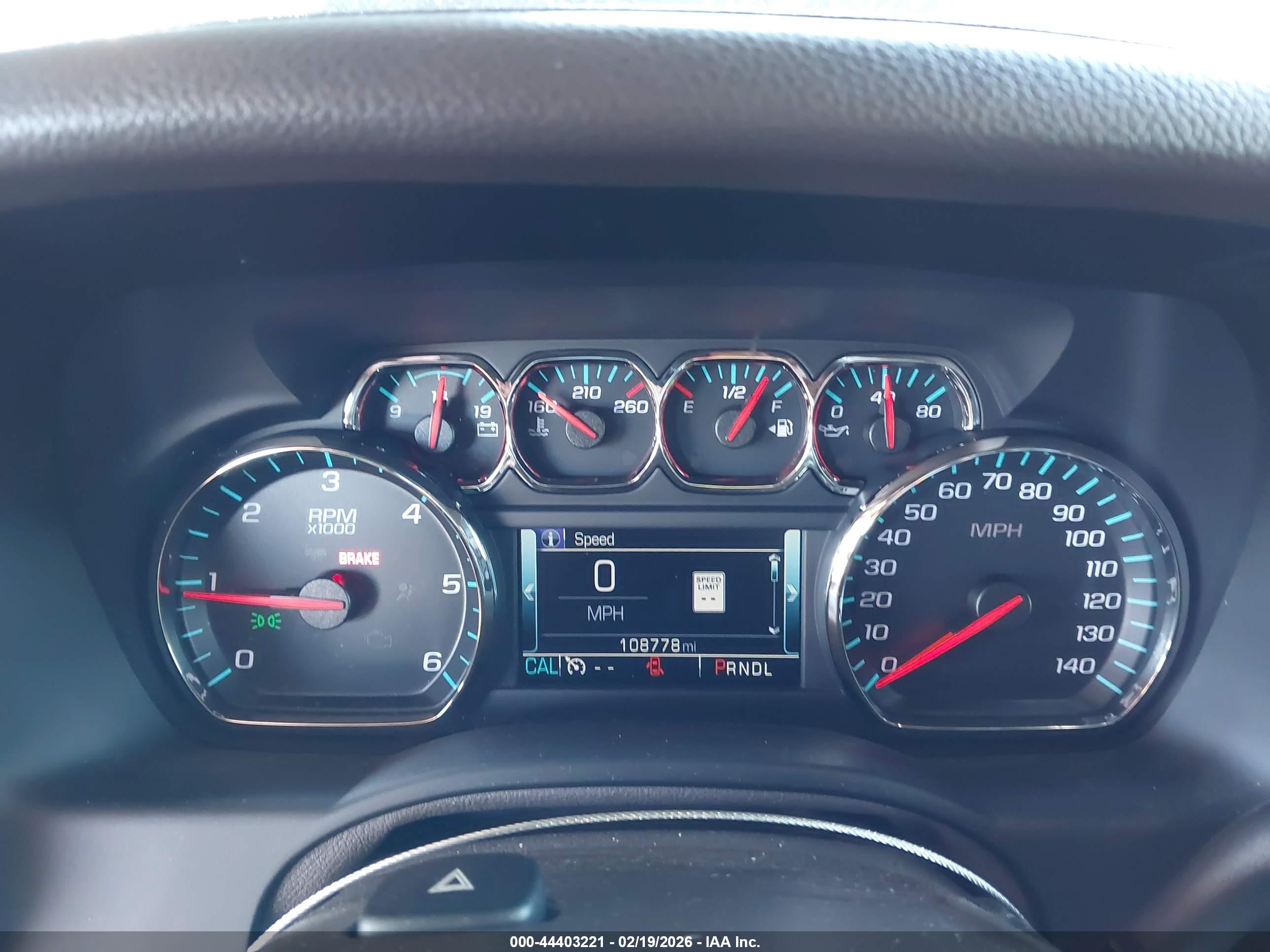 CHEVROLET SUBURBAN image 7