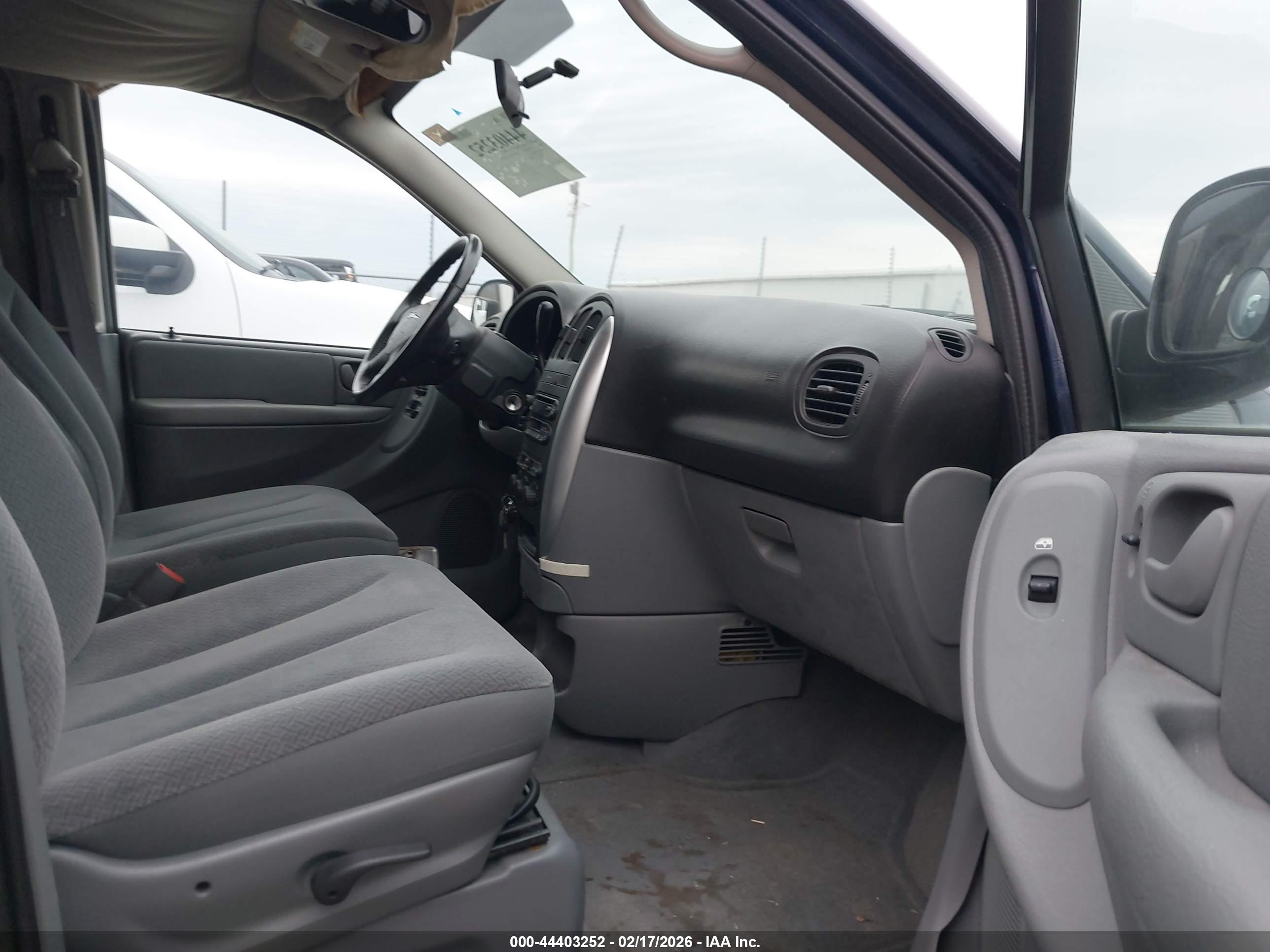 CHRYSLER TOWN image 5