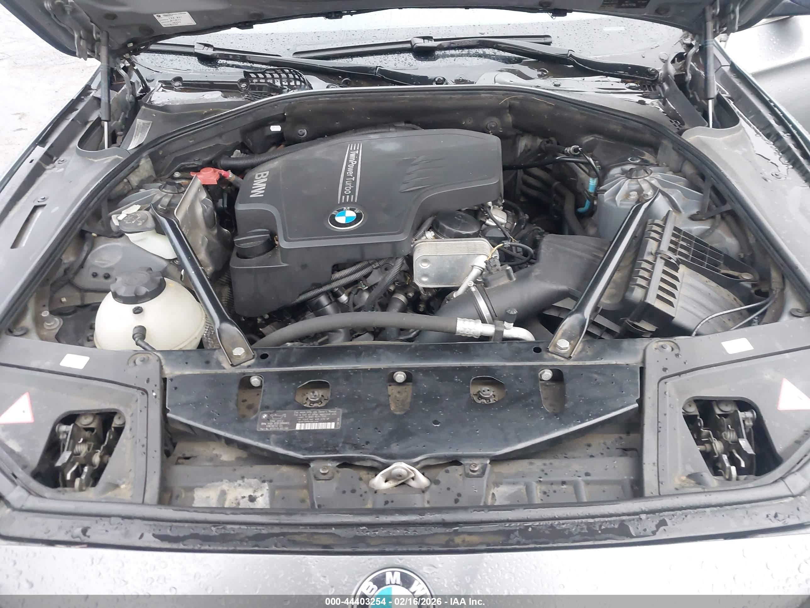 BMW 528I image 10