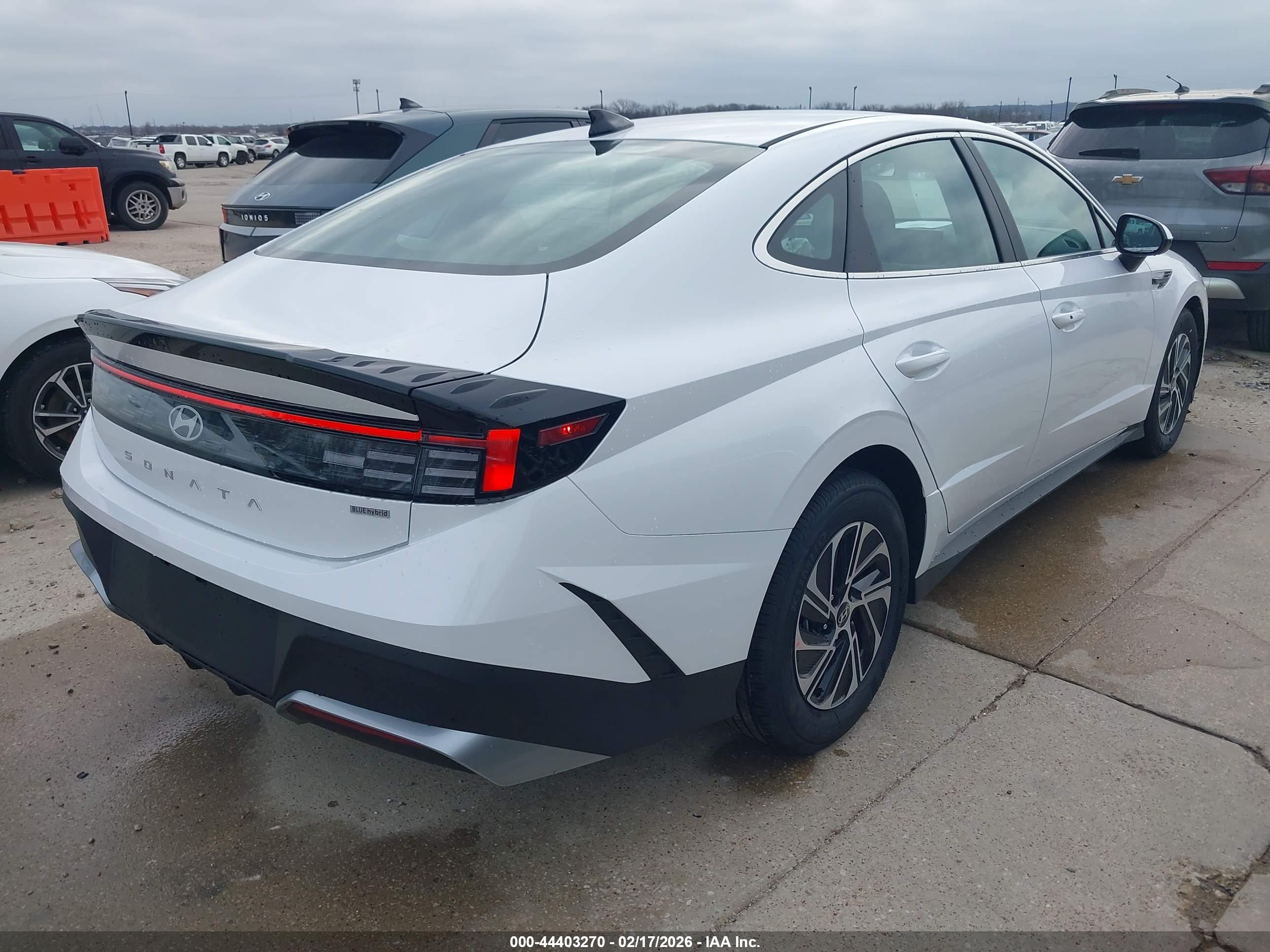 HYUNDAI SONATA image 4
