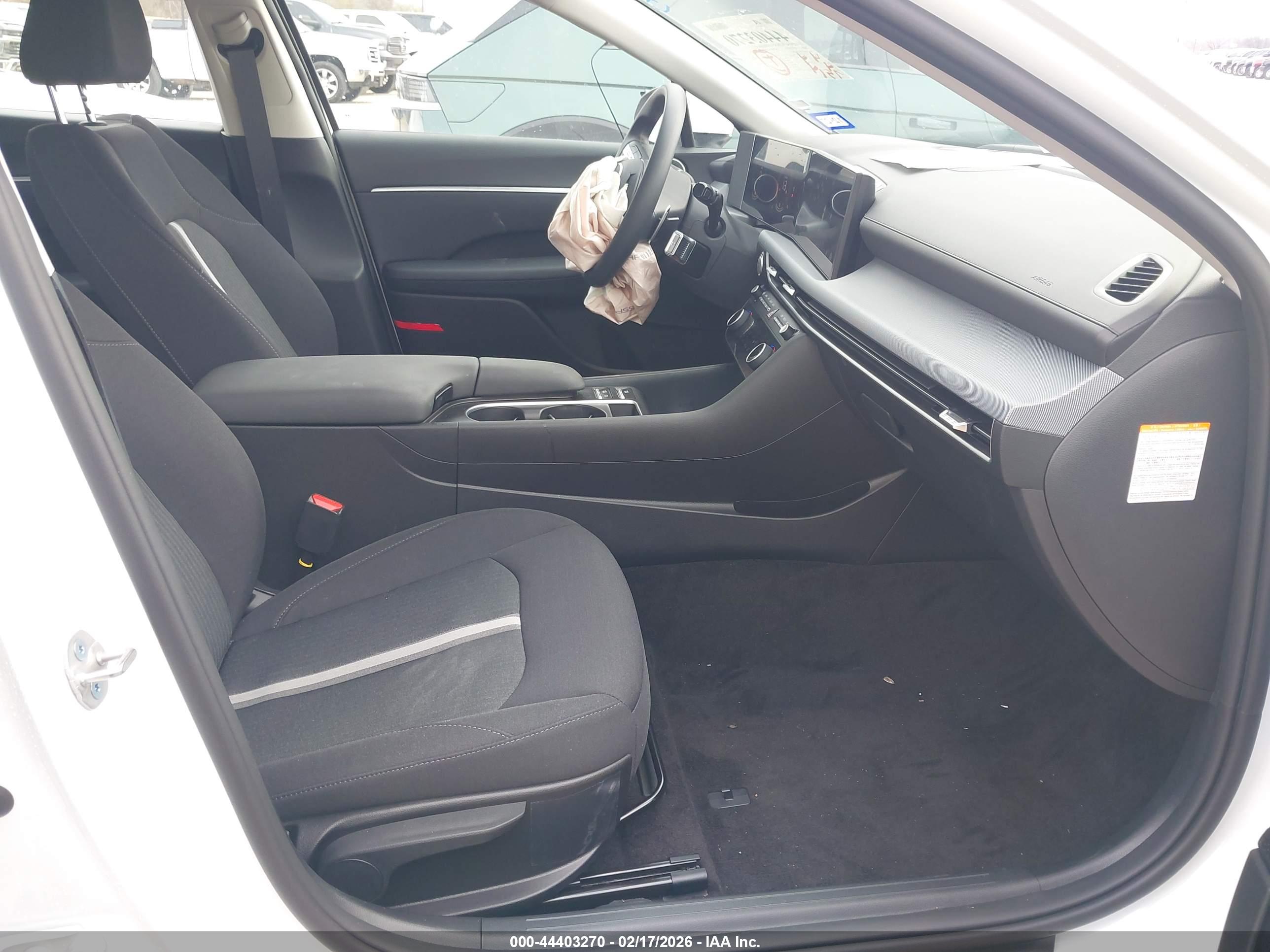 HYUNDAI SONATA image 5