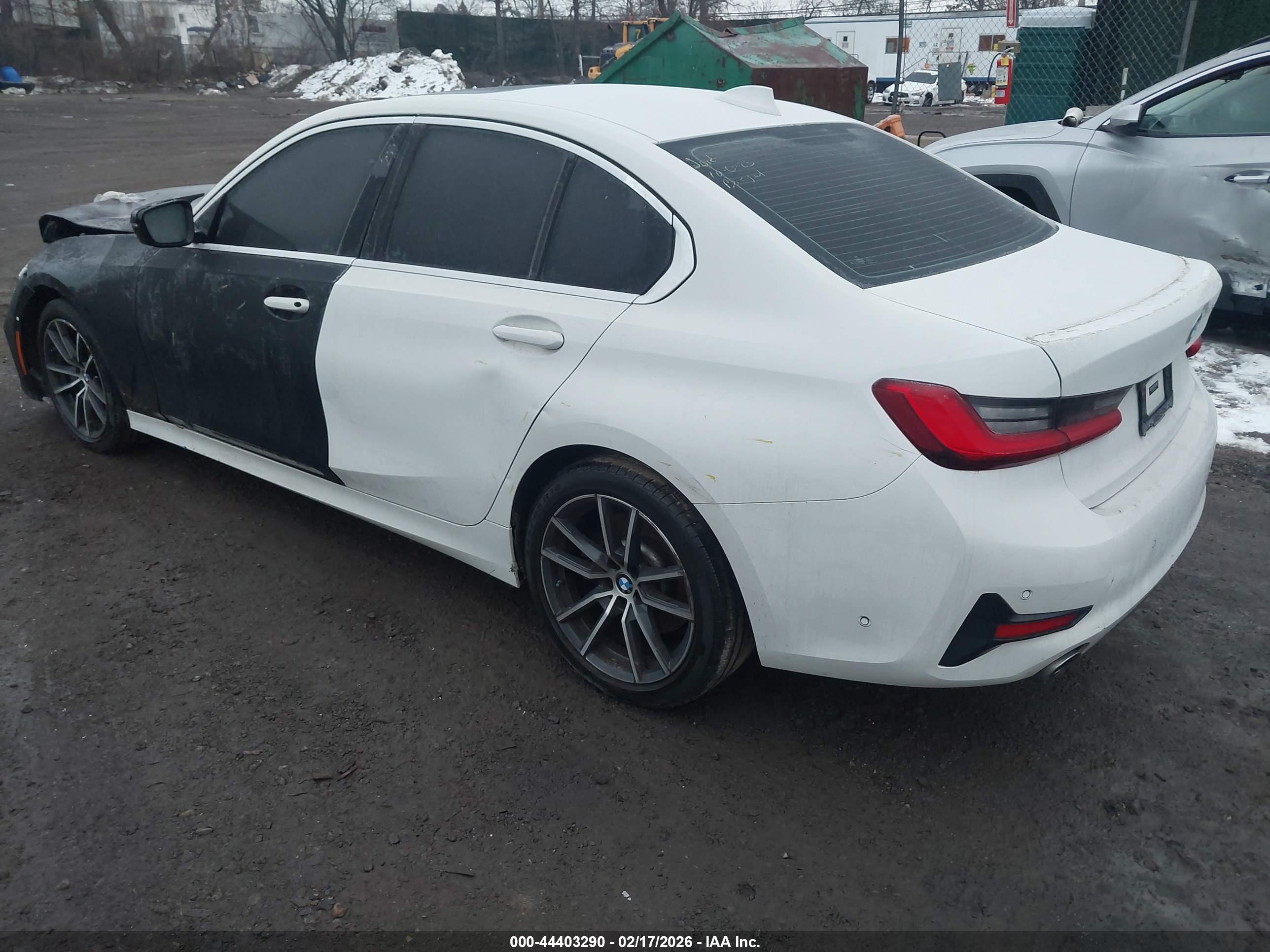 BMW 330I image 3