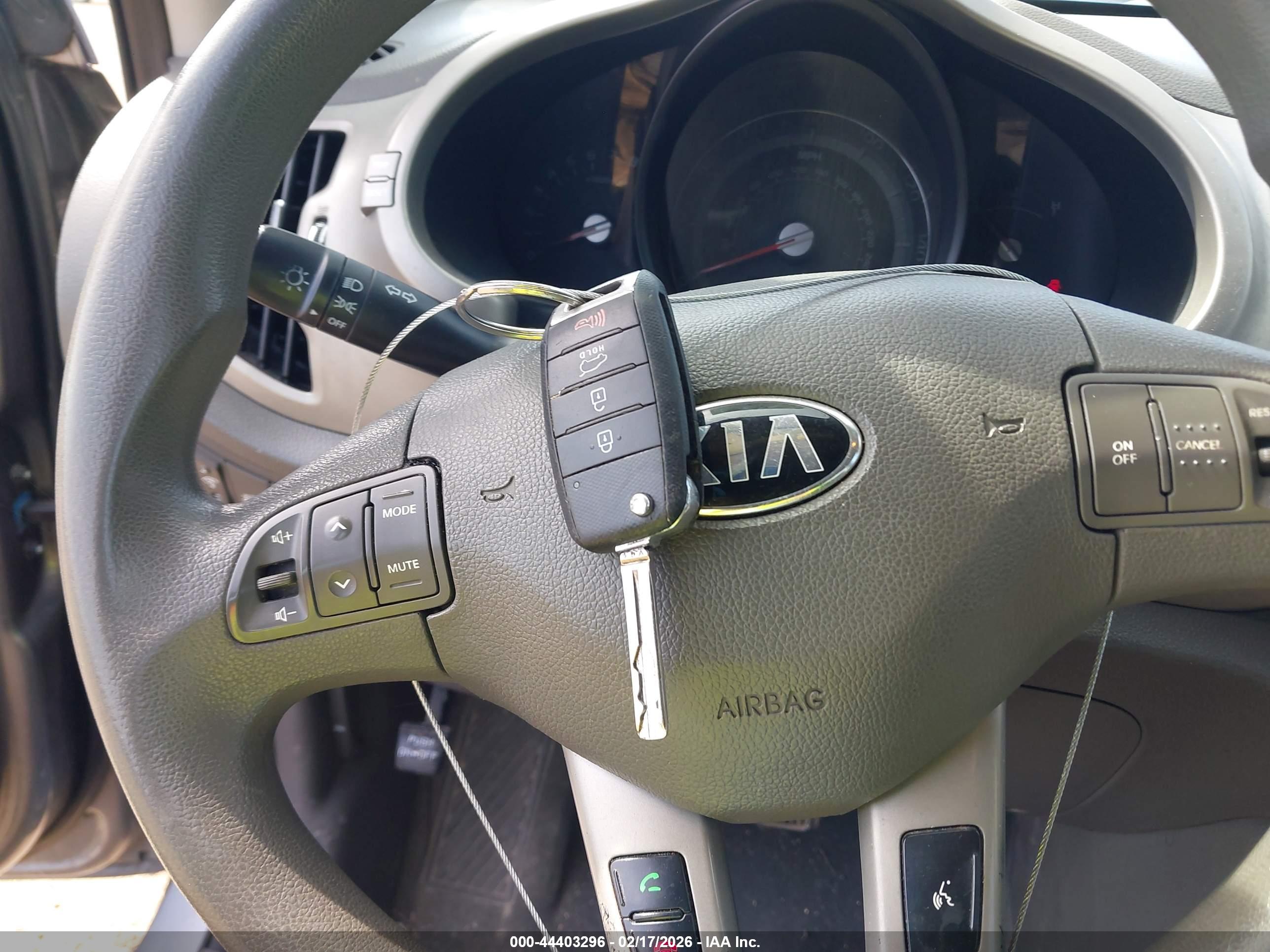 KIA SPORTAGE image 11