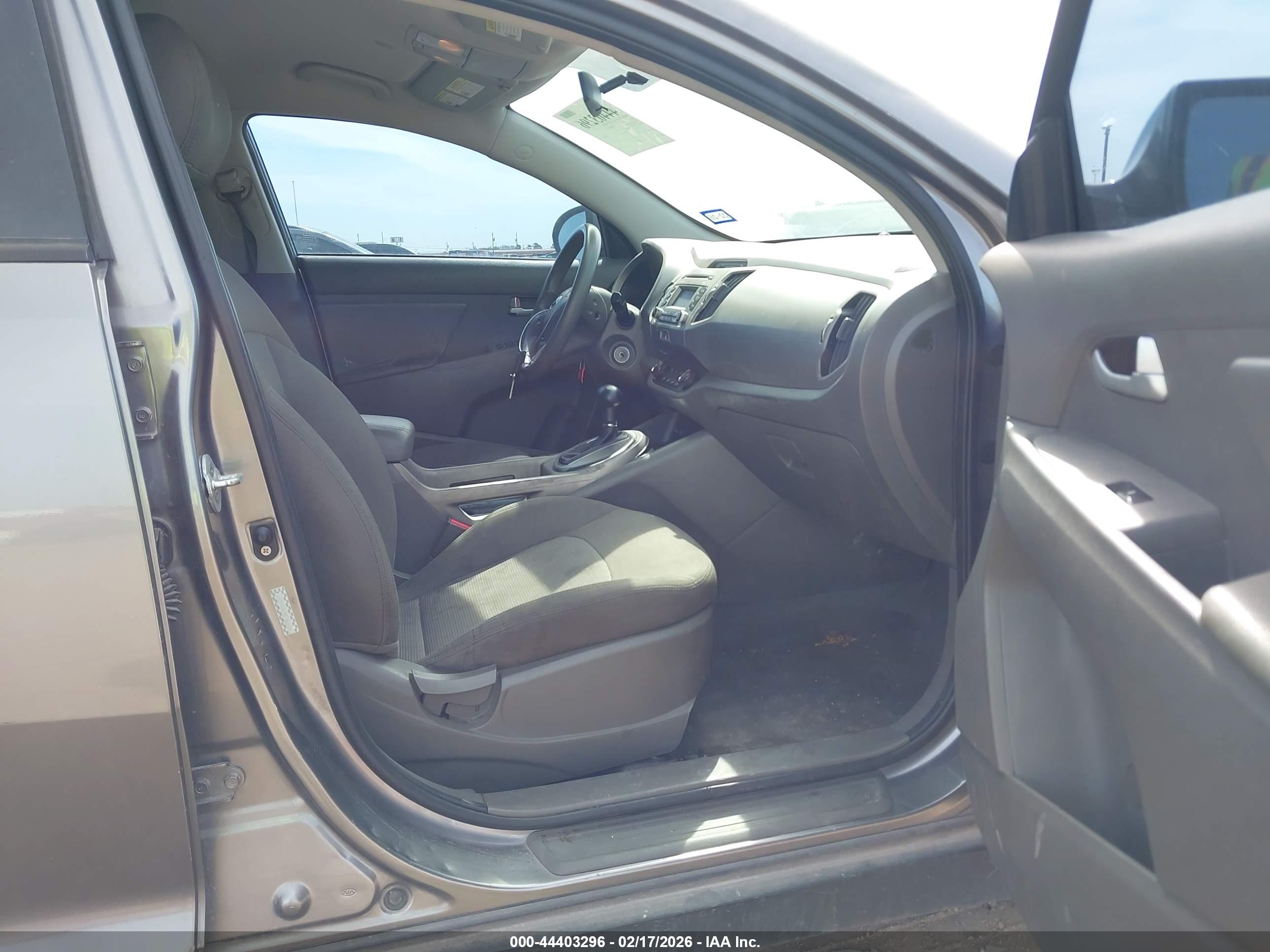 KIA SPORTAGE image 5