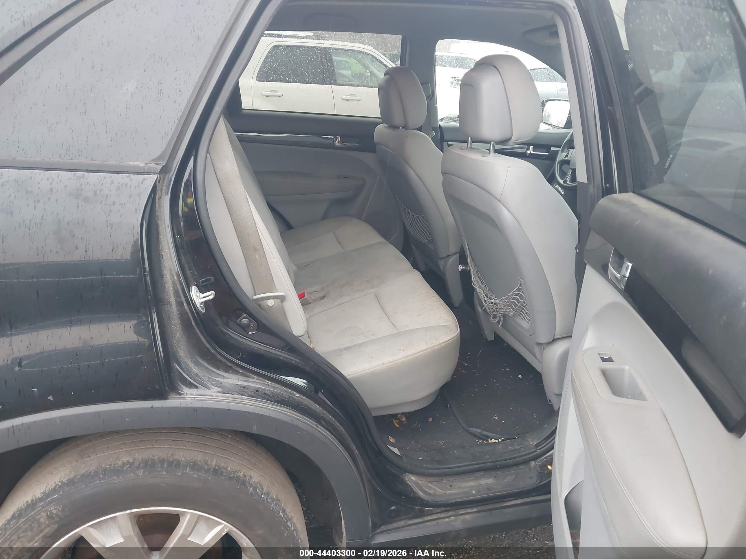 KIA SORENTO image 8