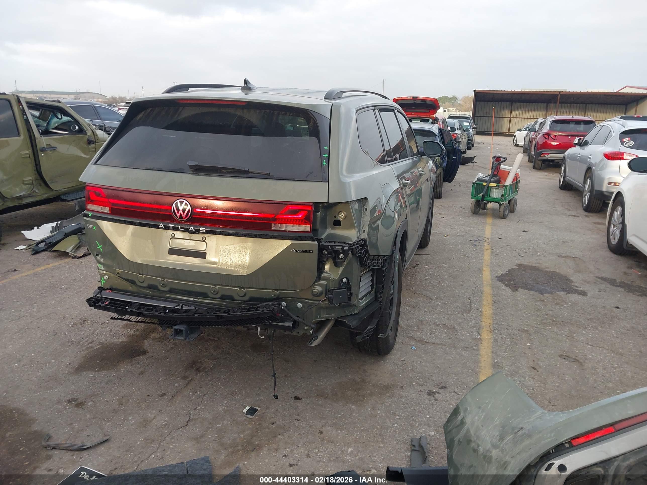 VOLKSWAGEN ATLAS image 4