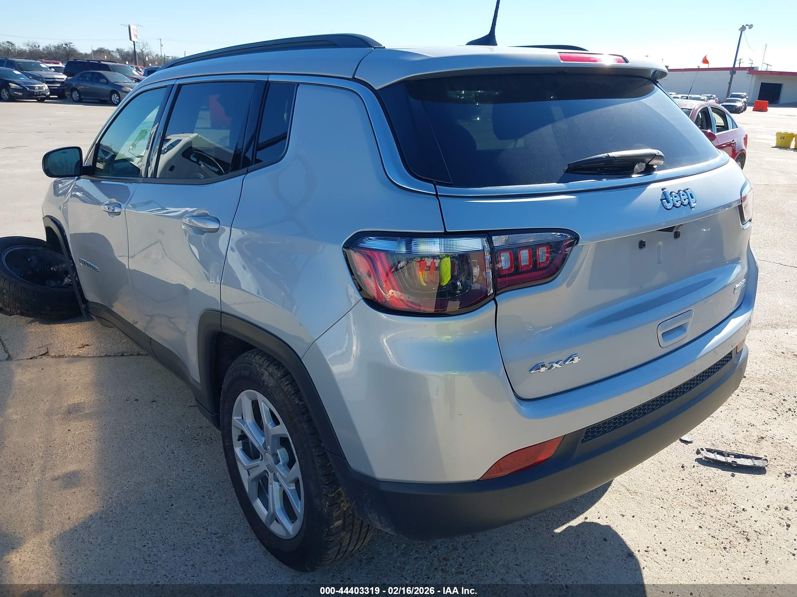 JEEP COMPASS image 3