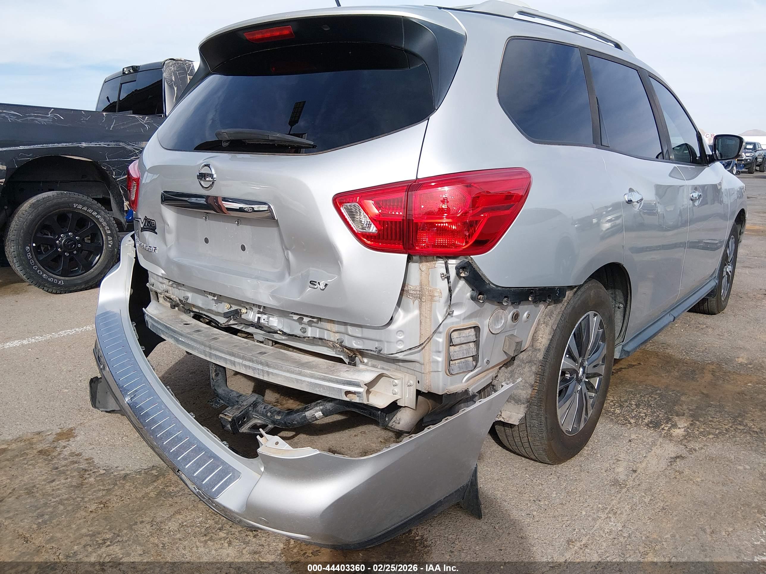 NISSAN PATHFINDER image 6