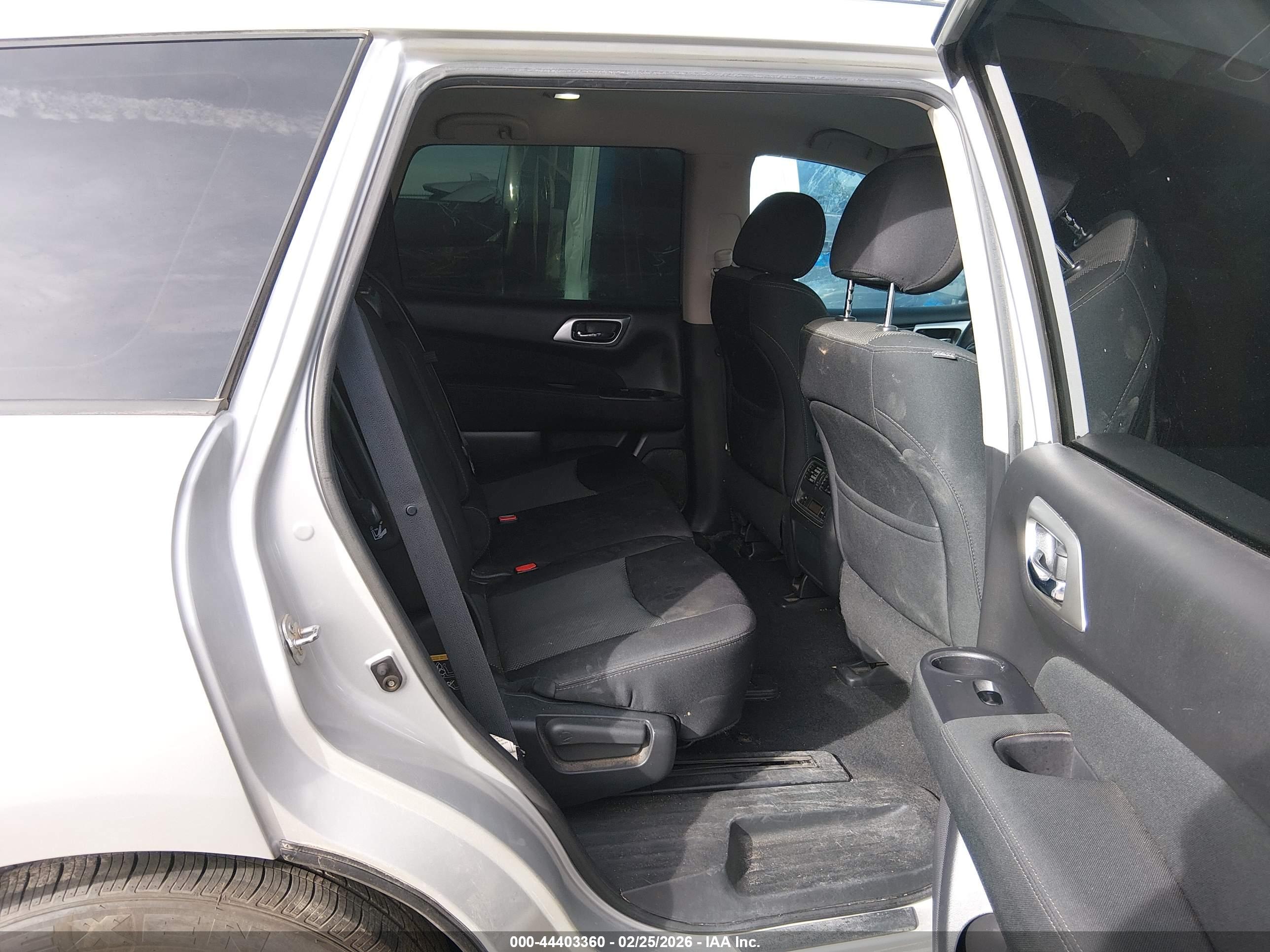 NISSAN PATHFINDER image 8