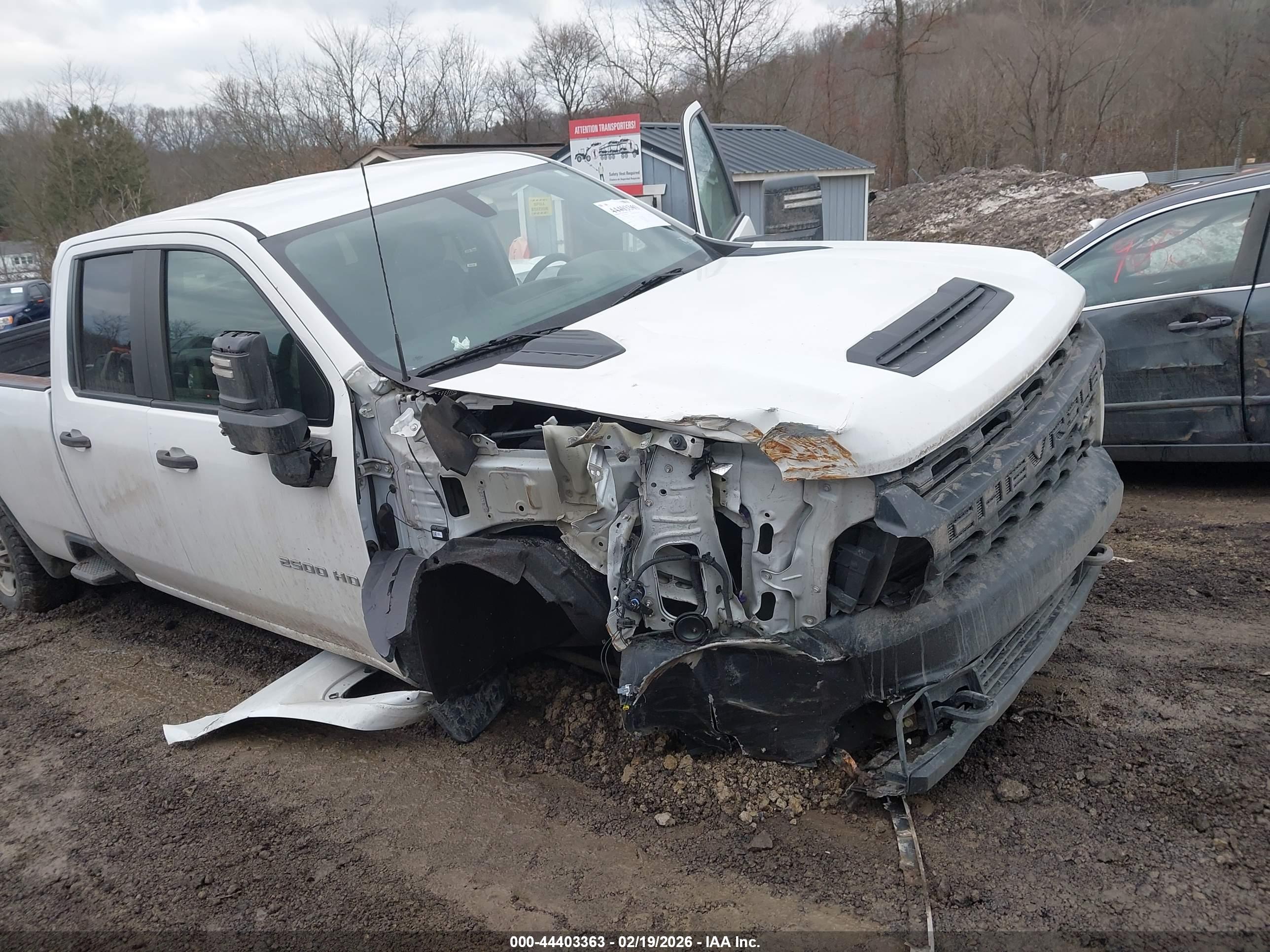 CHEVROLET SILVERADO image 6