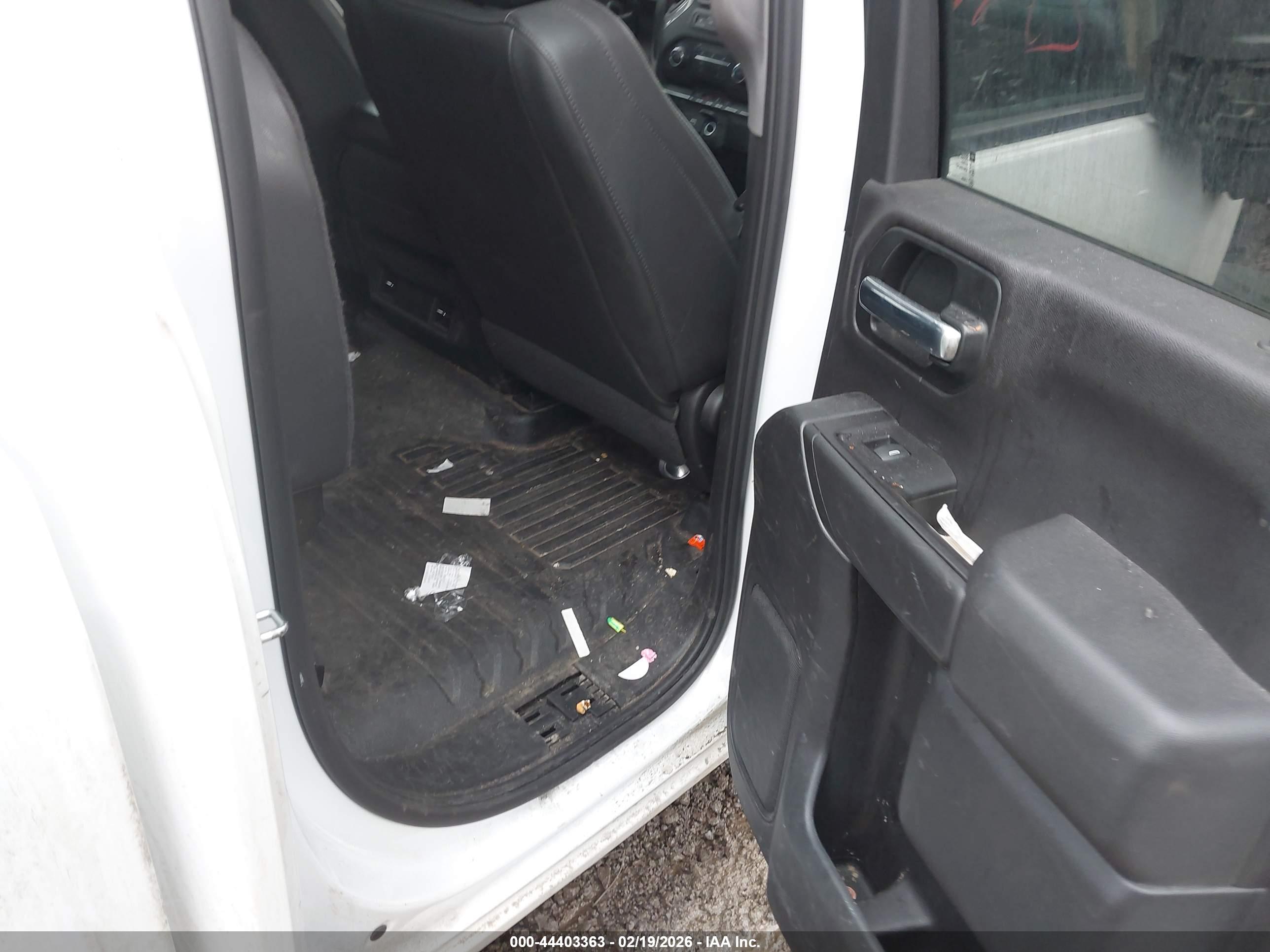 CHEVROLET SILVERADO image 8
