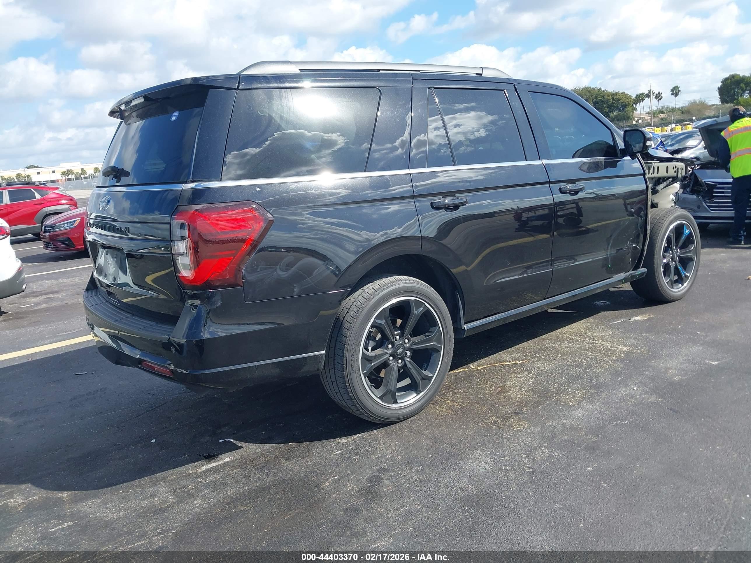 FORD EXPEDITION image 4