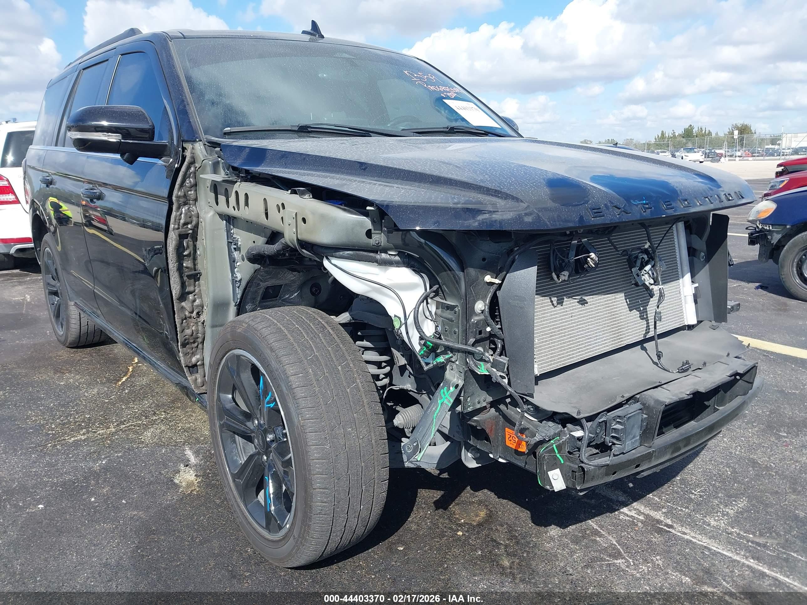 FORD EXPEDITION image 6
