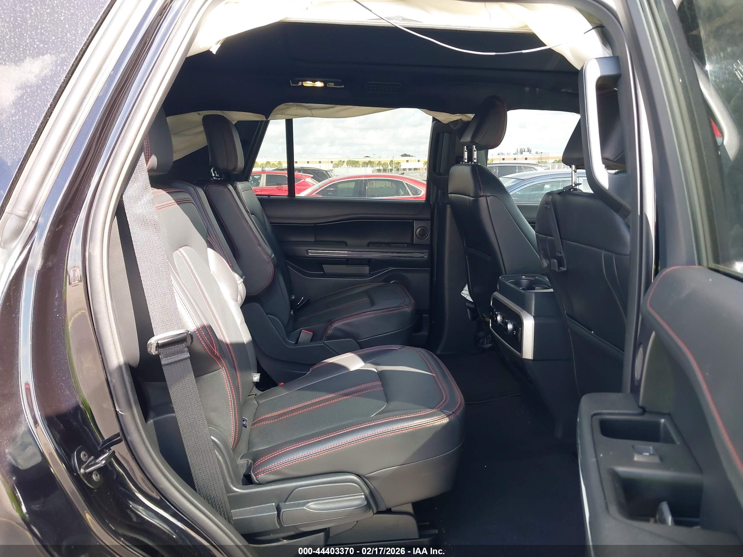 FORD EXPEDITION image 8